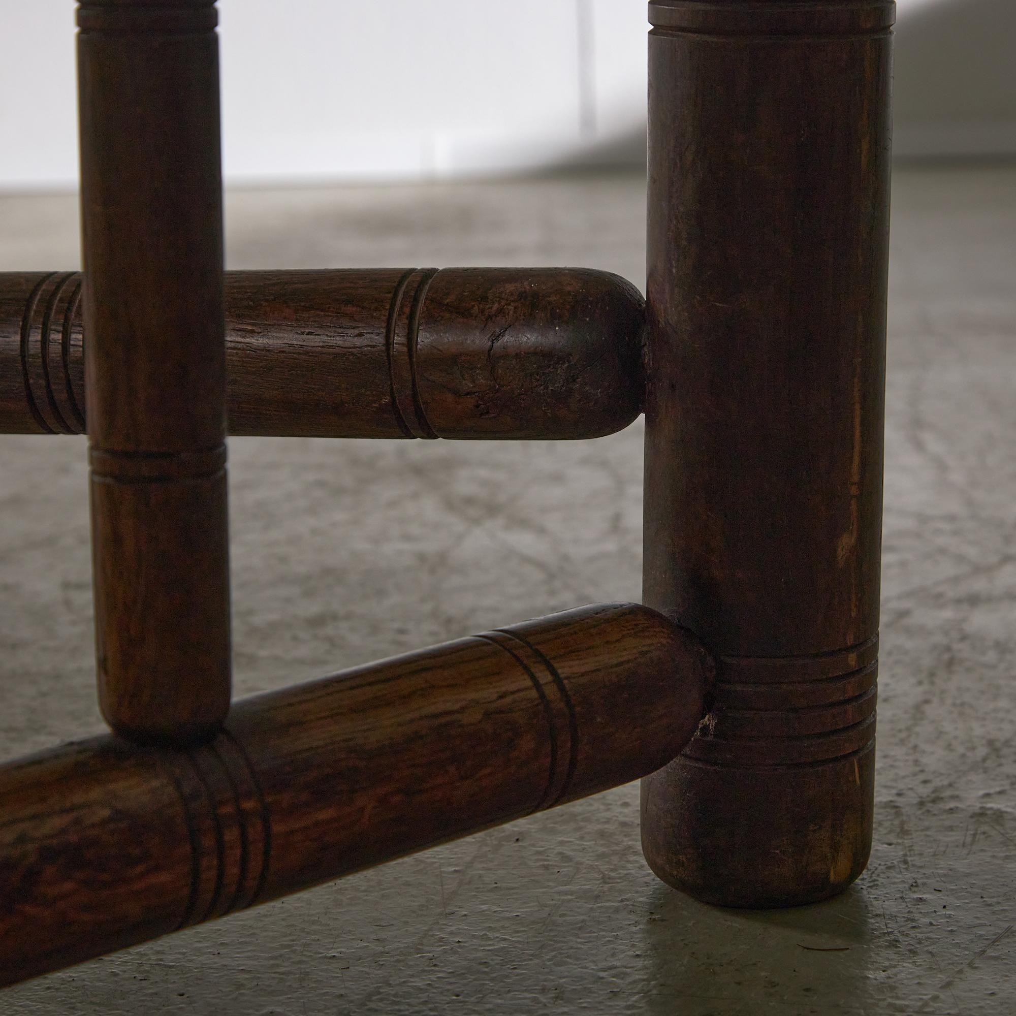 Rare ensemble de table, banc et chaises en bois de noyer par Karoly Lingel en vente 7