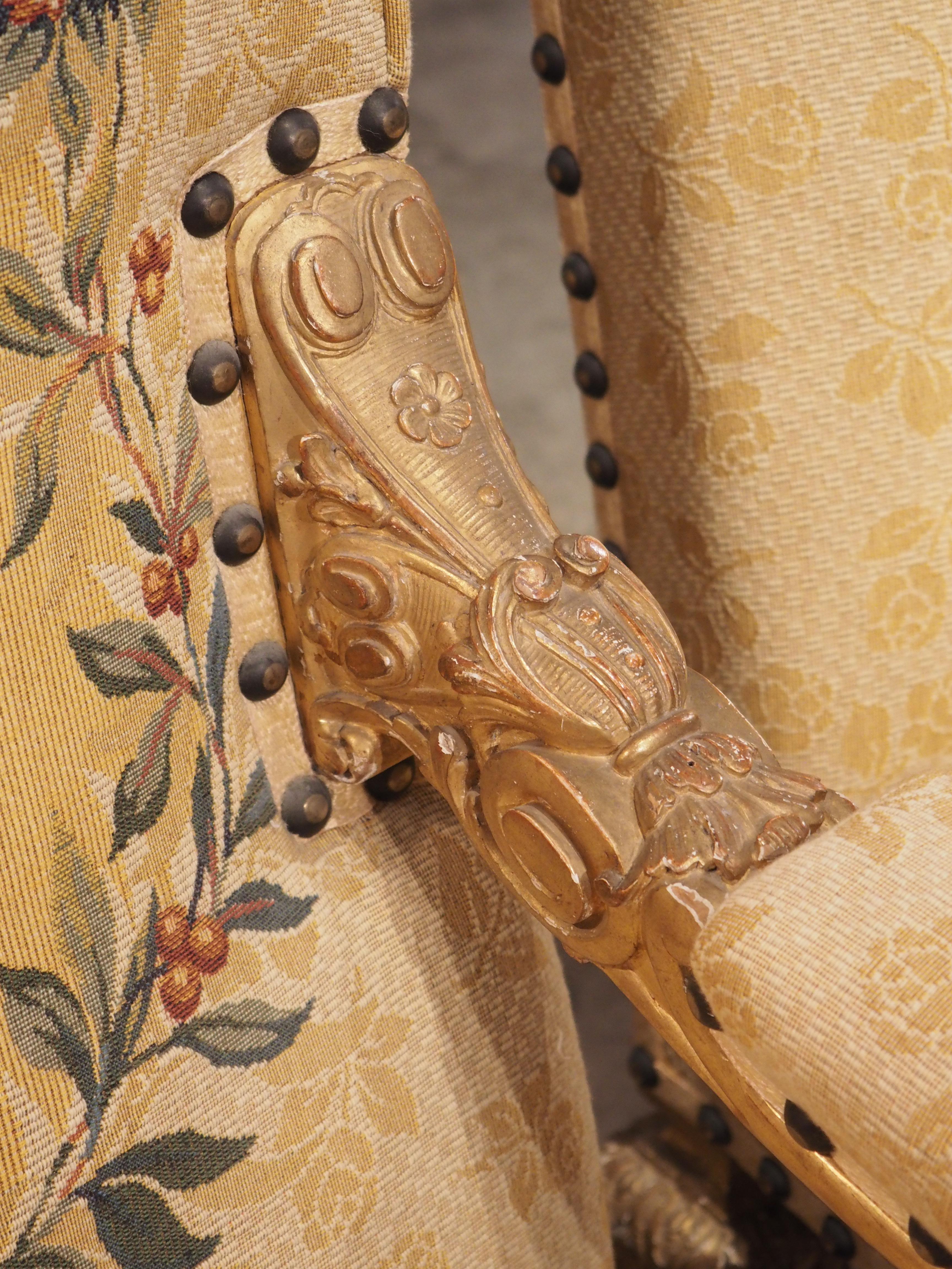 Rare ensemble de salon de sept pièces en bois doré de style Louis XIV de France, datant d'environ 1880 en vente 3