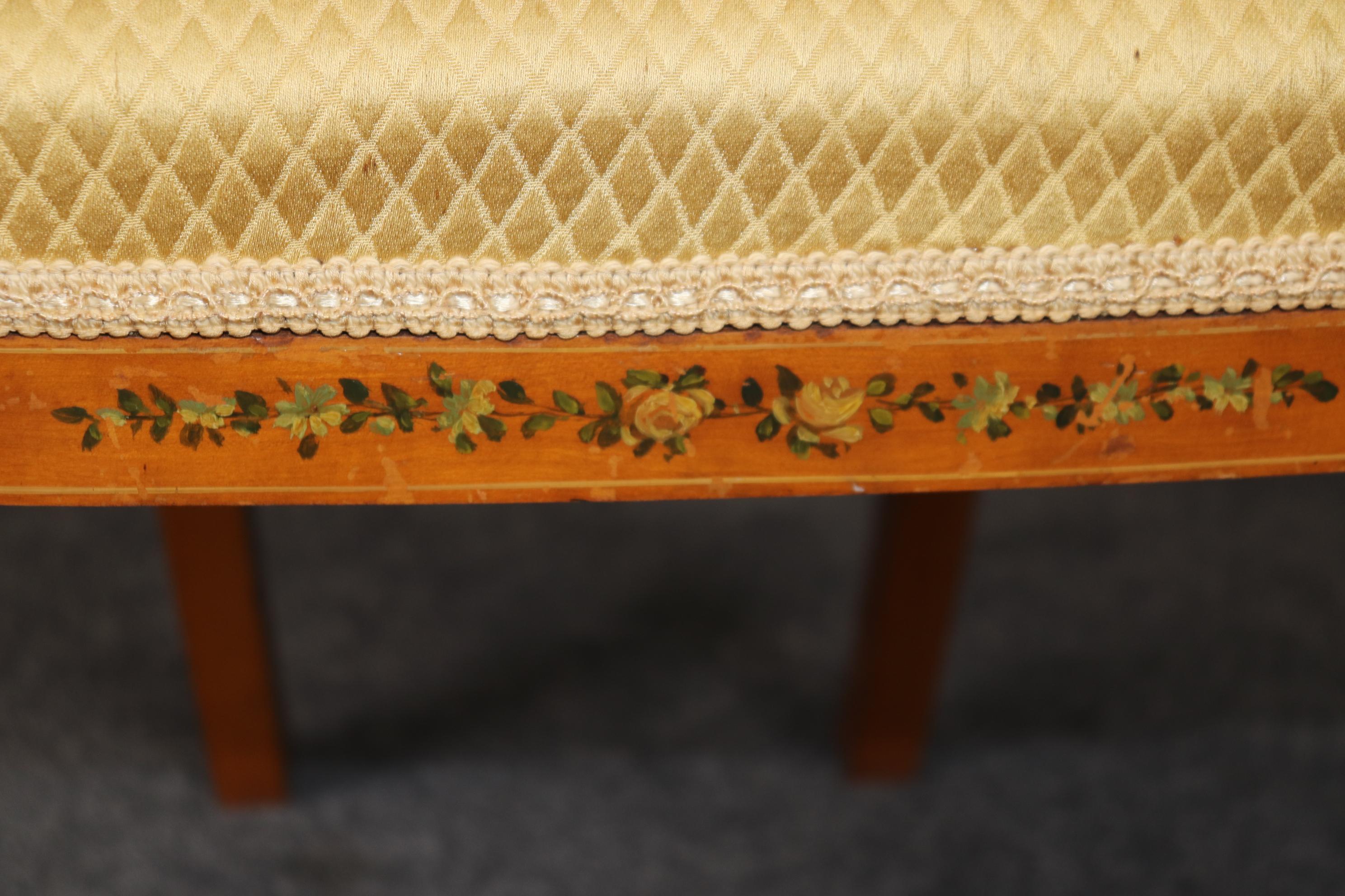 Rare ensemble de salon Adams anglais décoré de sept pièces avec banquette en vente 7