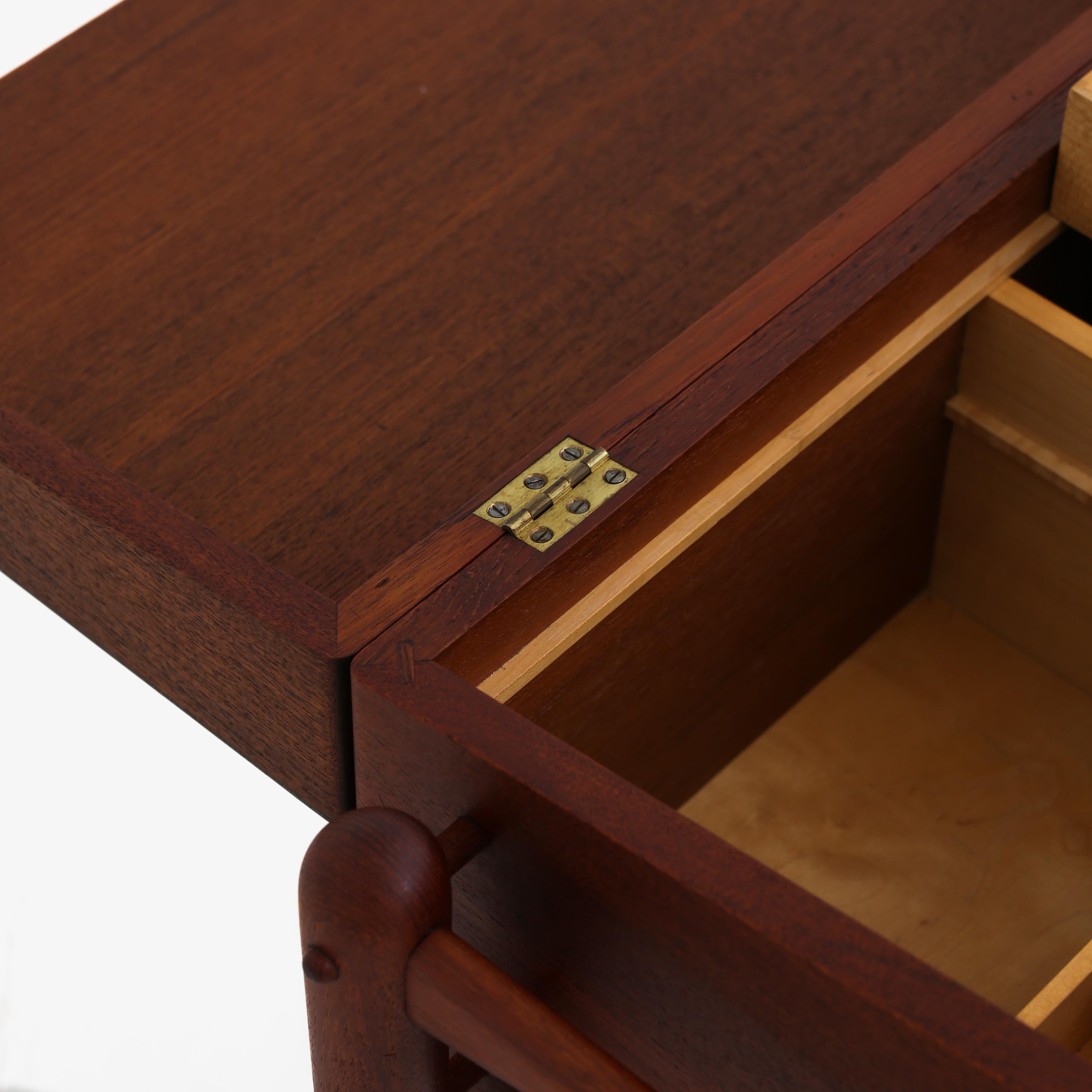 Rare sewing table in teak and maple on wheels from the 1950s. Finn Juhl / Bovirke. 