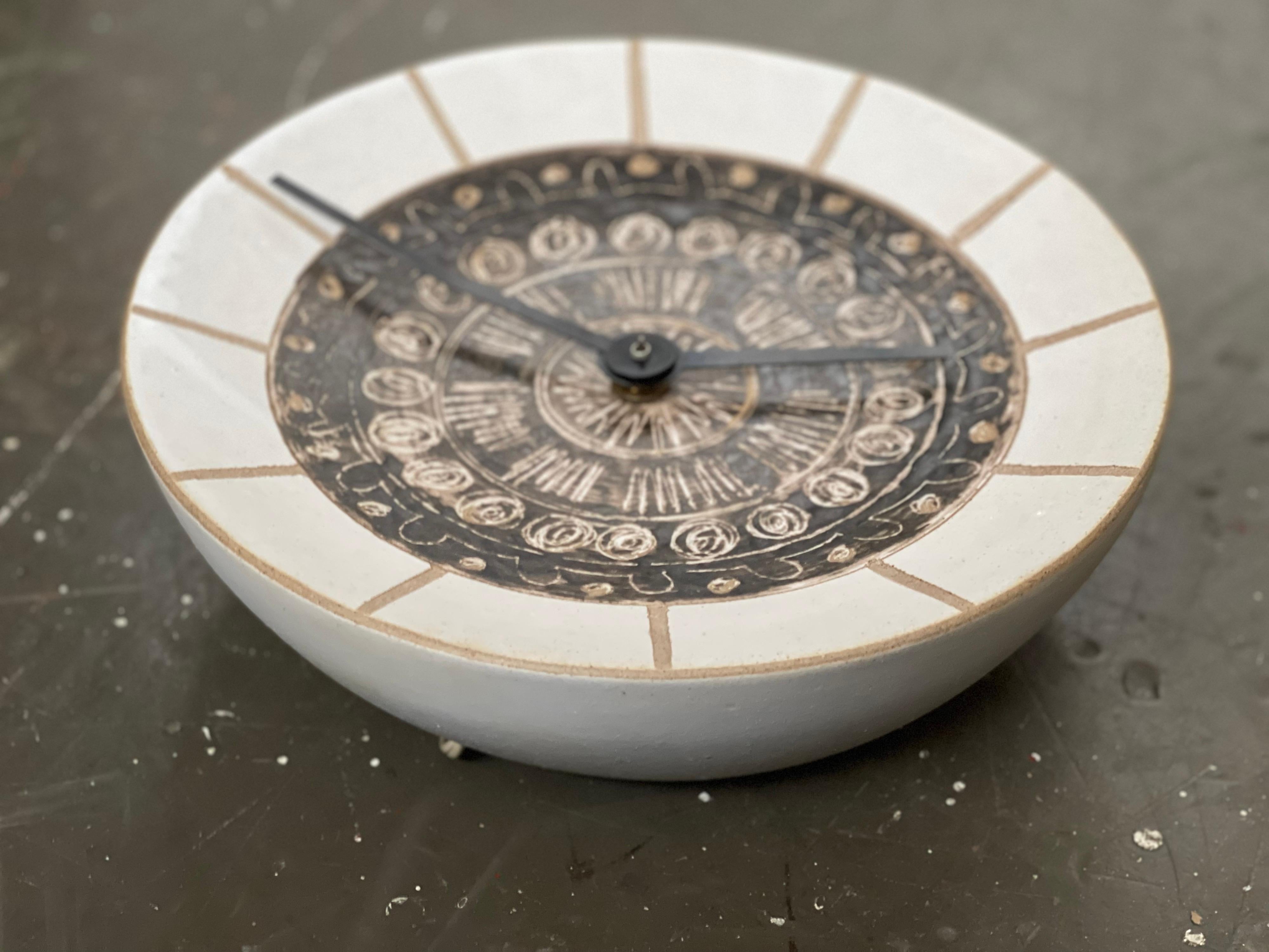 Rare Sgraffito Ceramic Clock by Jane and Gordon Martz for Marshall Studios For Sale 1