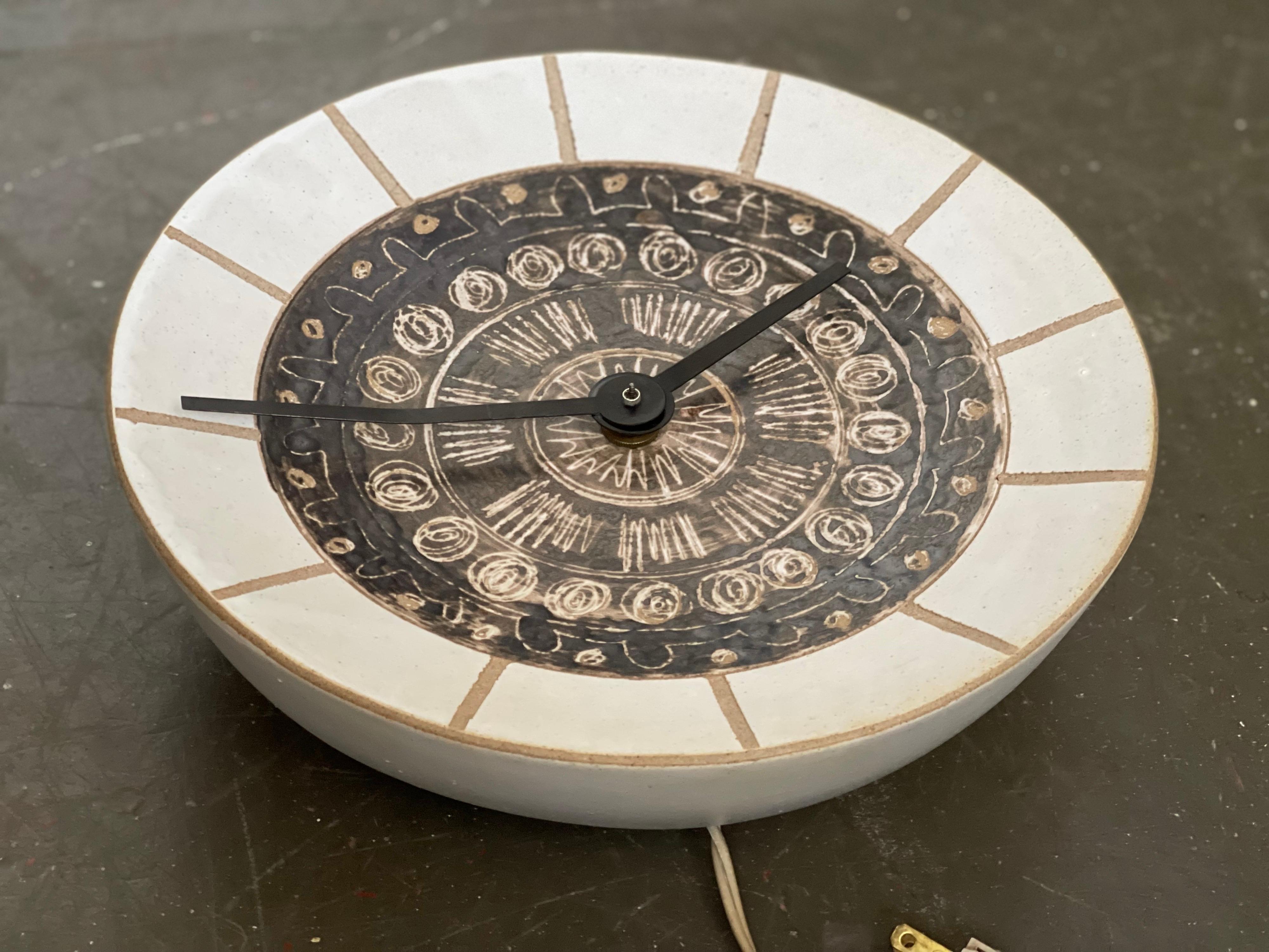 Rare Sgraffito Ceramic Clock by Jane and Gordon Martz for Marshall Studios For Sale 2