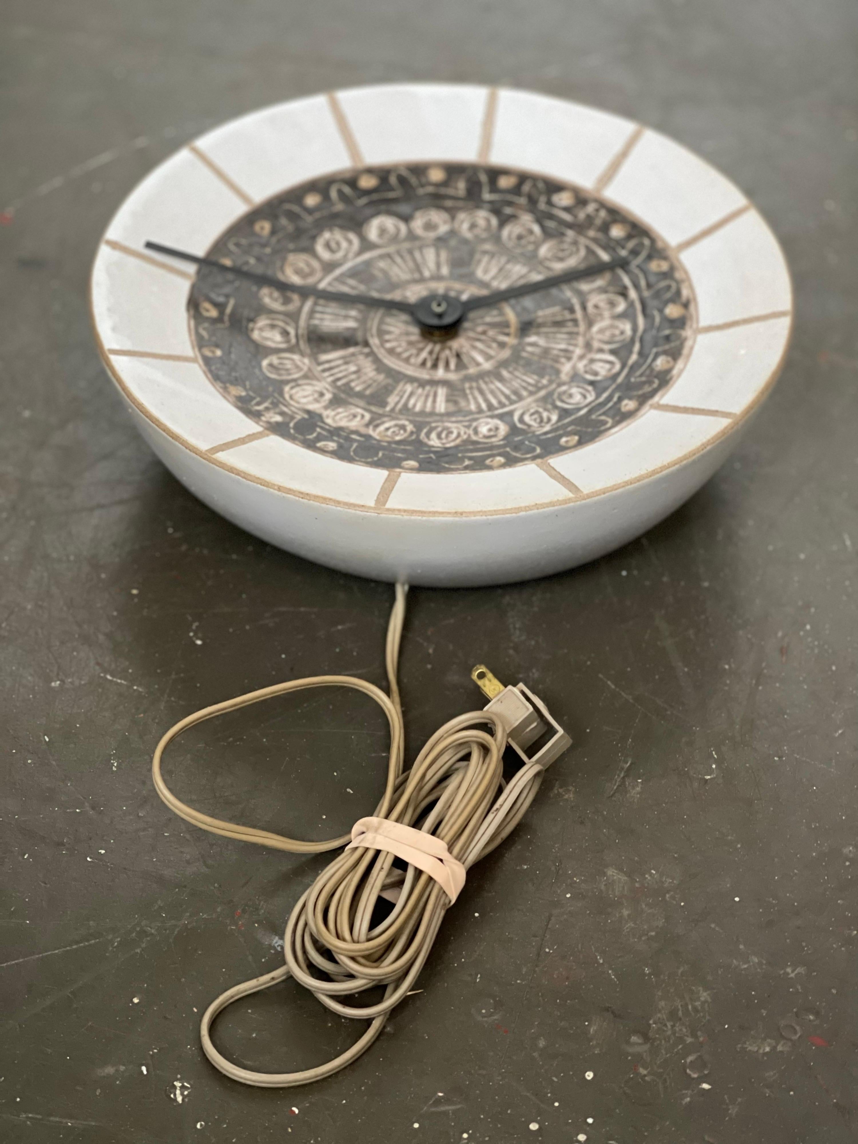 Rare Sgraffito Ceramic Clock by Jane and Gordon Martz for Marshall Studios For Sale 3