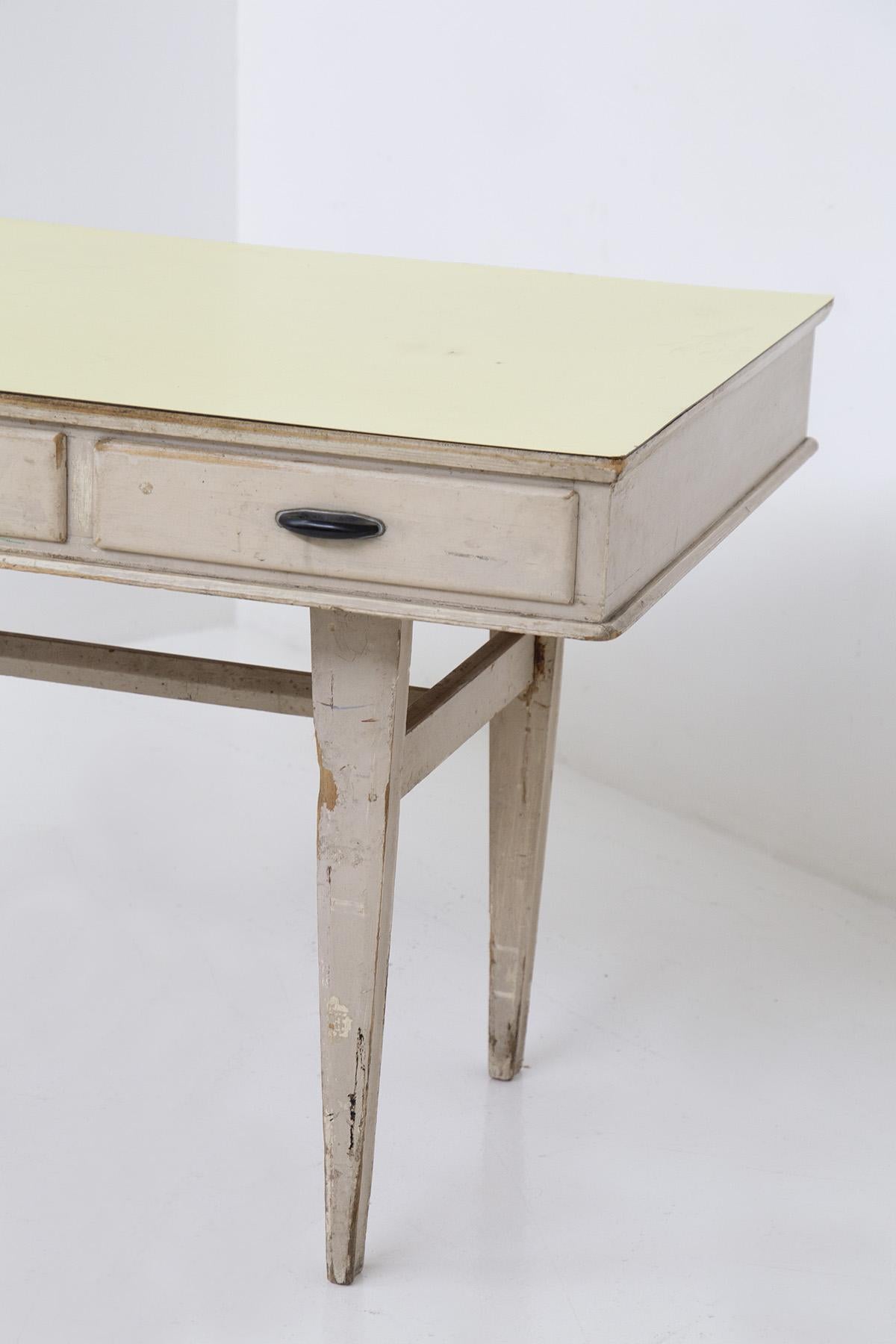 Rustico Rara scrivania shabby chic in wood chiaro in vendita