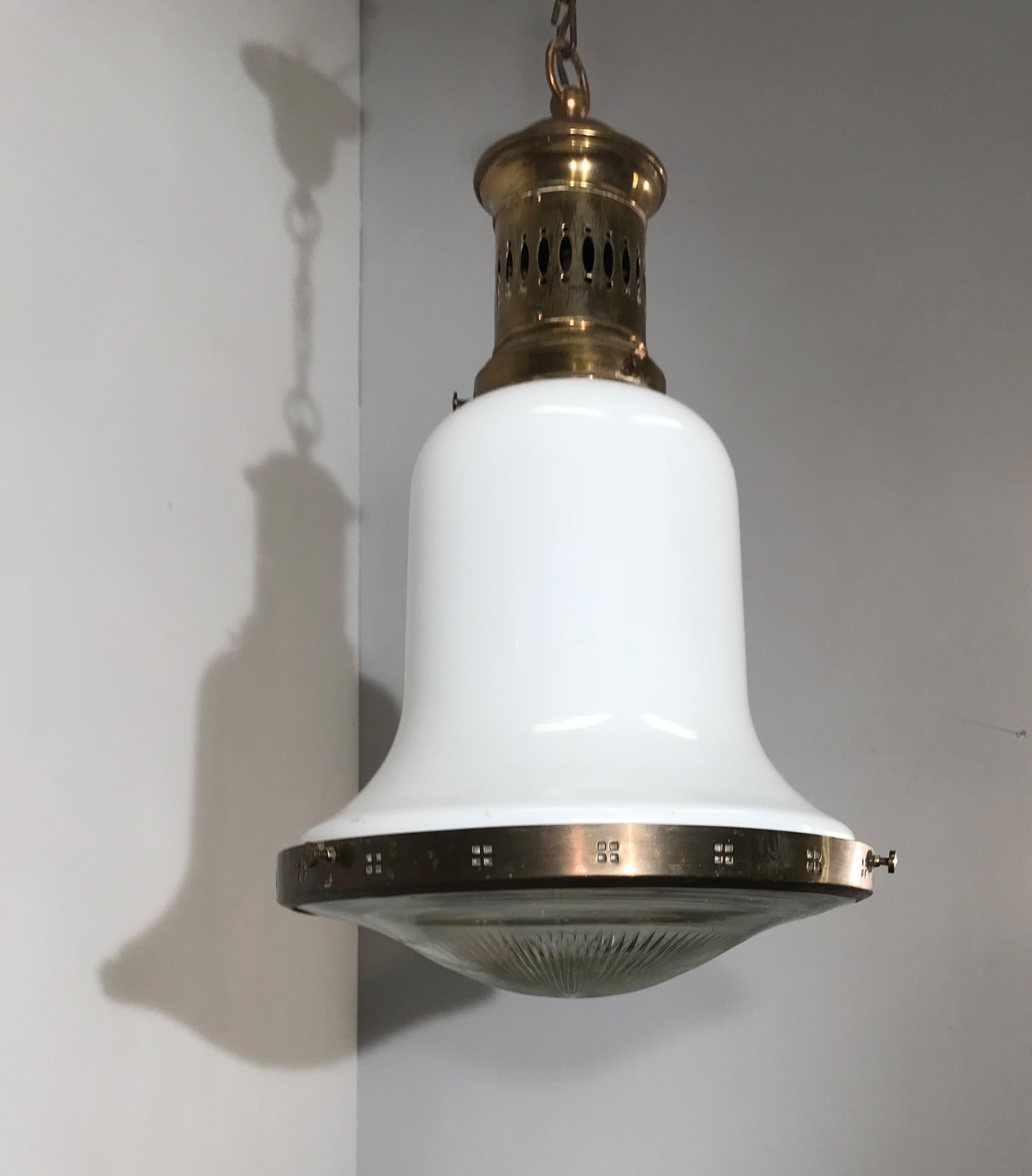 Good size 1920s Bauhaus style light fixture with original chain and canopy. 

This stunning and rare, bell shaped pendant is in very good to excellent condition and this timeless piece of lighting art can be used in many kinds of interiors. The two