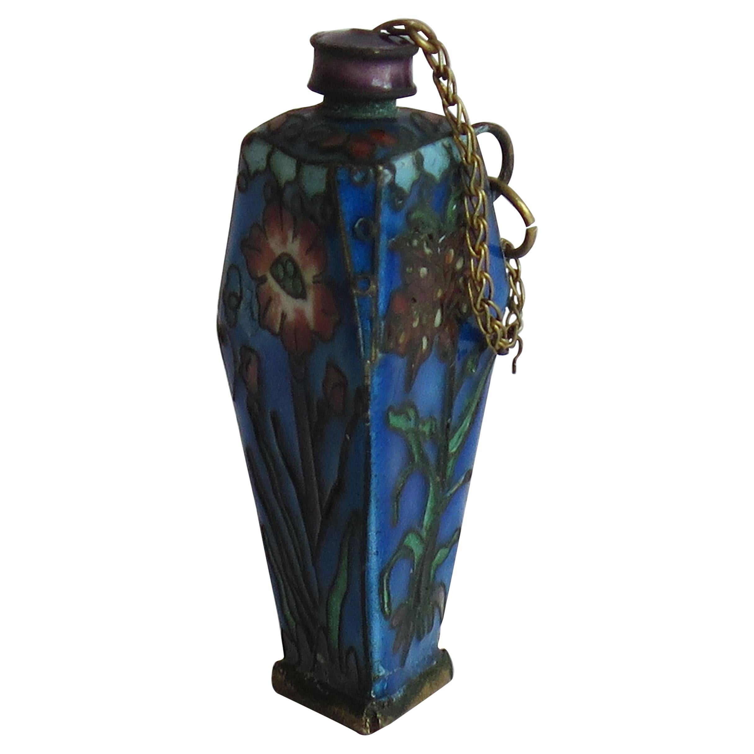 Rare Shape Chinese Cloisonne Triangular Snuff Bottle Hand Enameled, 19thC Qing For Sale