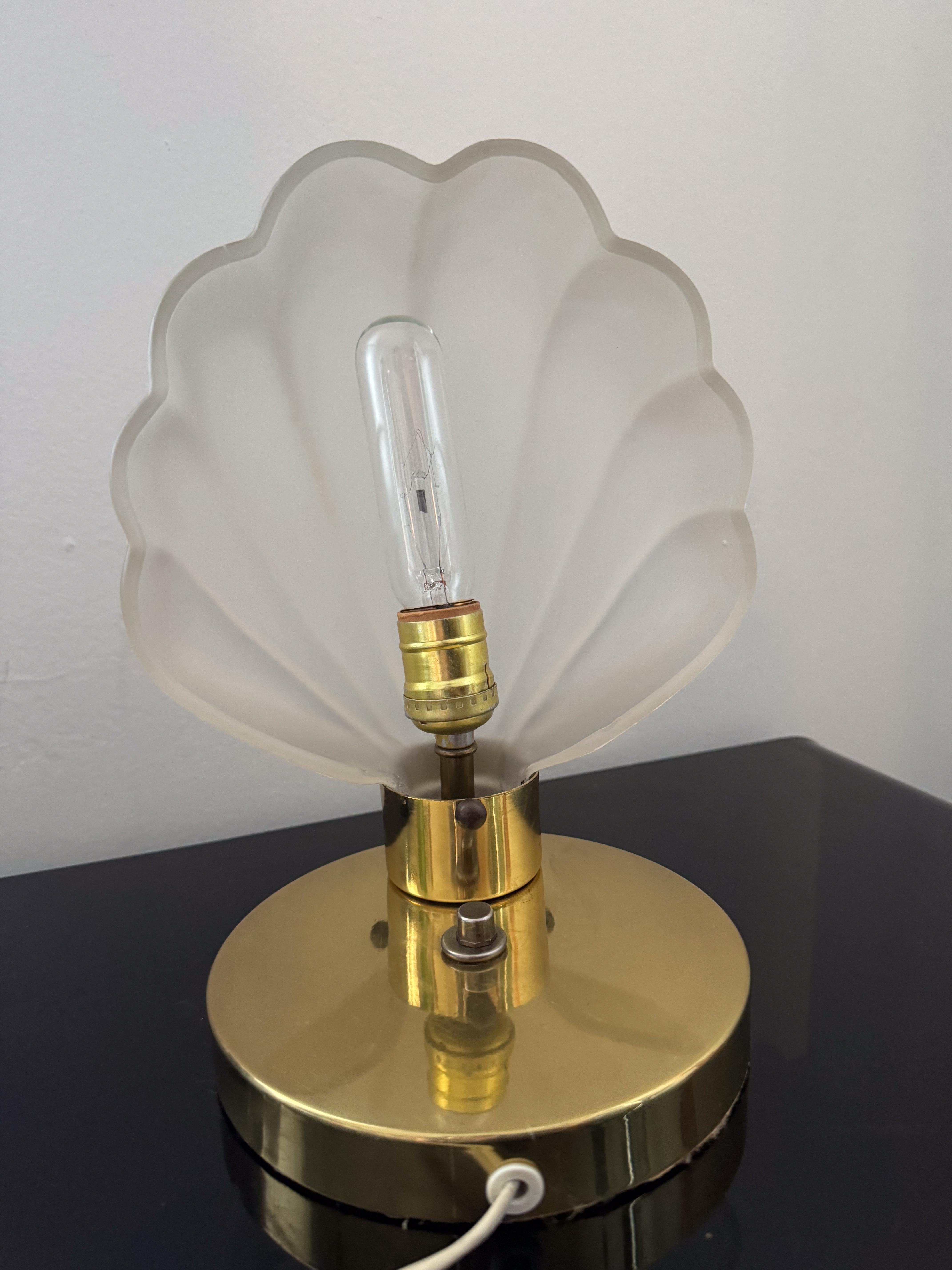 20th Century Rare Shell 1980s Frosted Glass and Brass Art Deco Table Lamp Dimmable