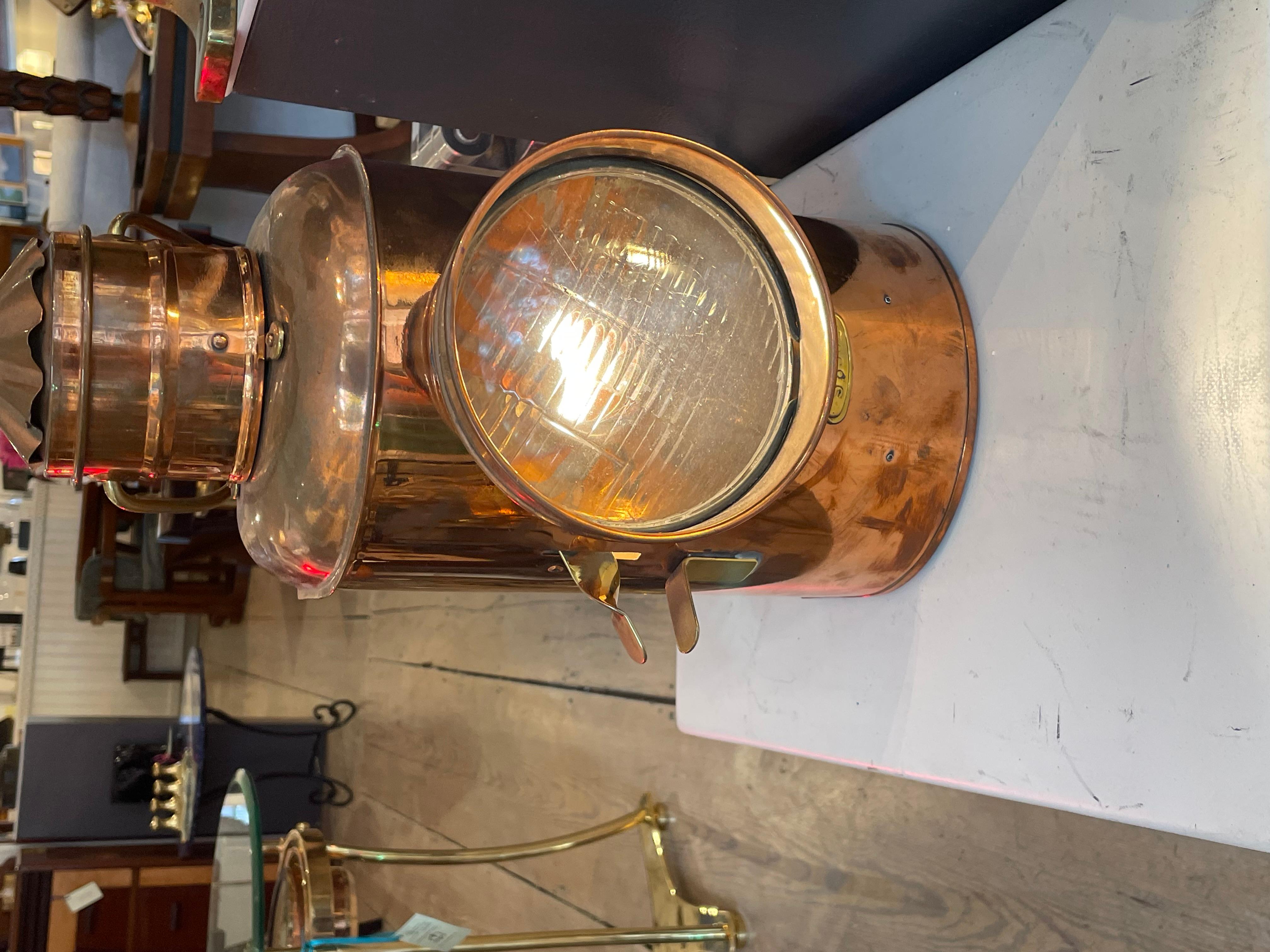 Rara luce di segnalazione a otturatore di rame per navi con lente Fresnel in vendita 1