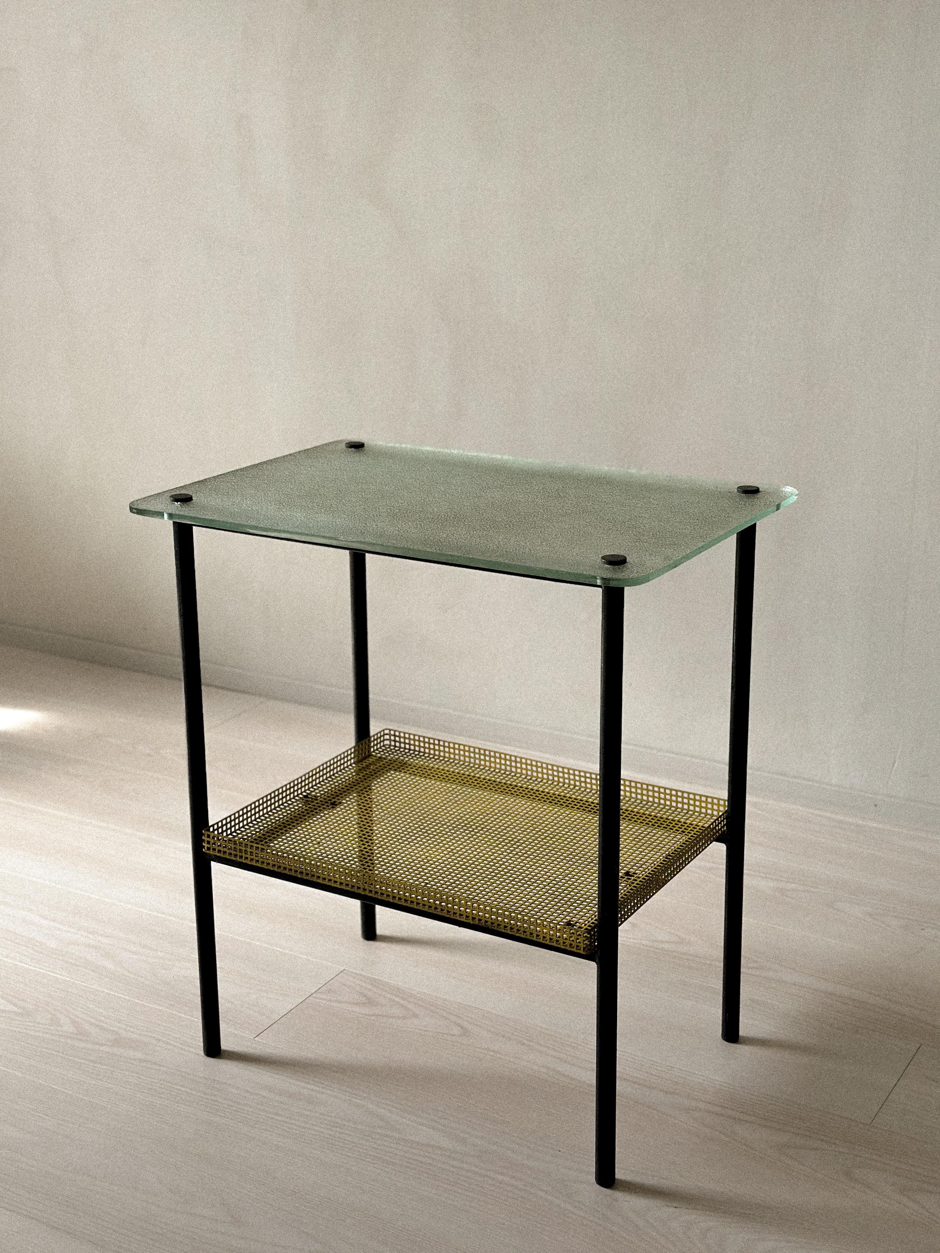 Rare table d'appoint de Paul Grivois, verre et métal St-Gobain, France, C.C. en vente 3