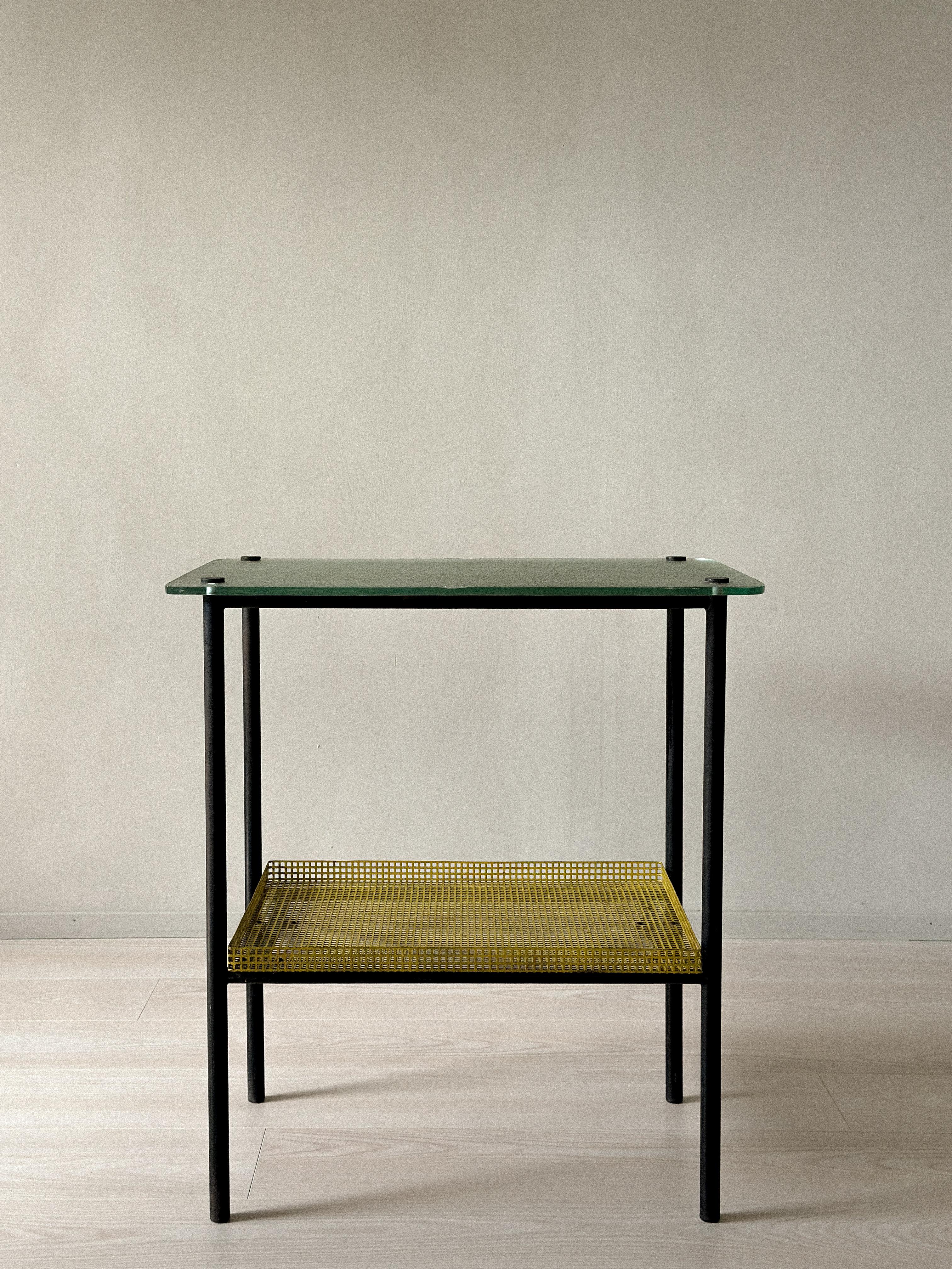 Rare table d'appoint de Paul Grivois, verre et métal St-Gobain, France, C.C. en vente 5