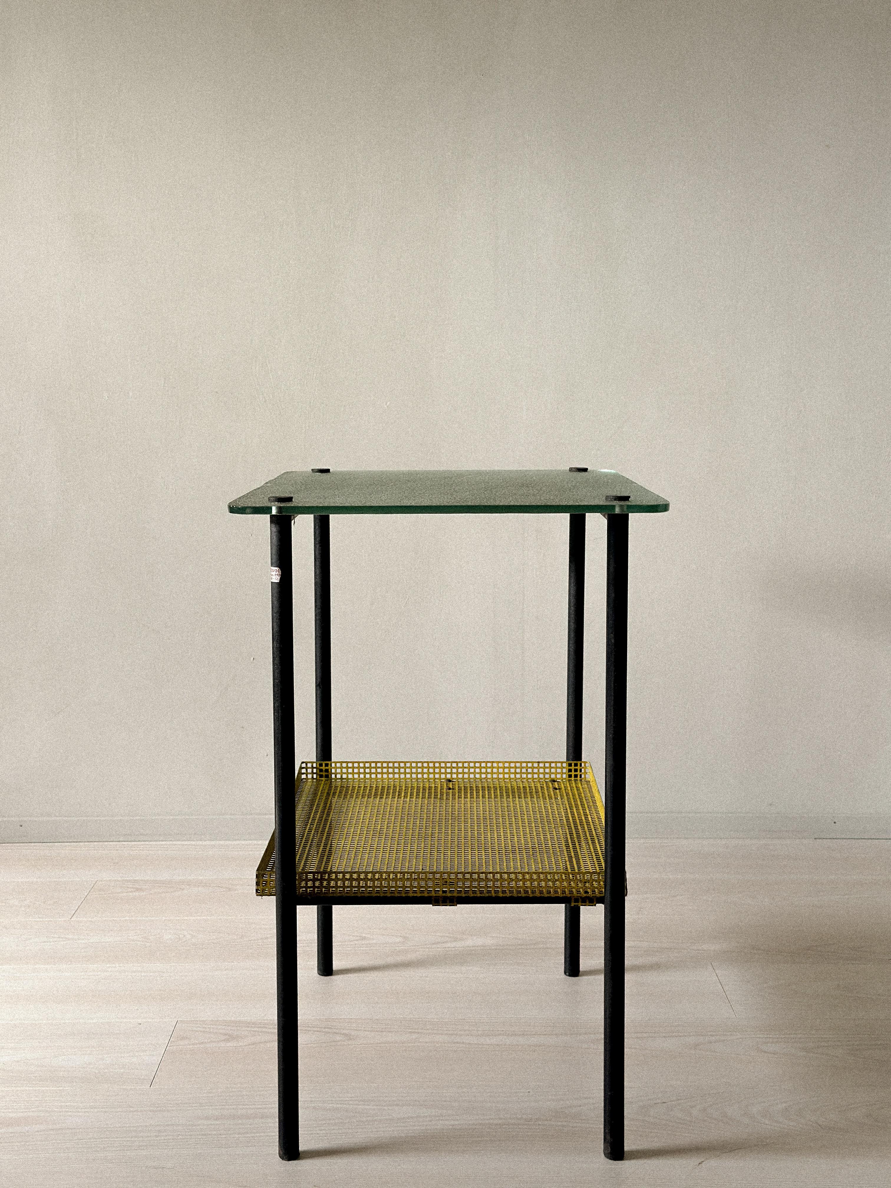 Français Rare table d'appoint de Paul Grivois, verre et métal St-Gobain, France, C.C. en vente