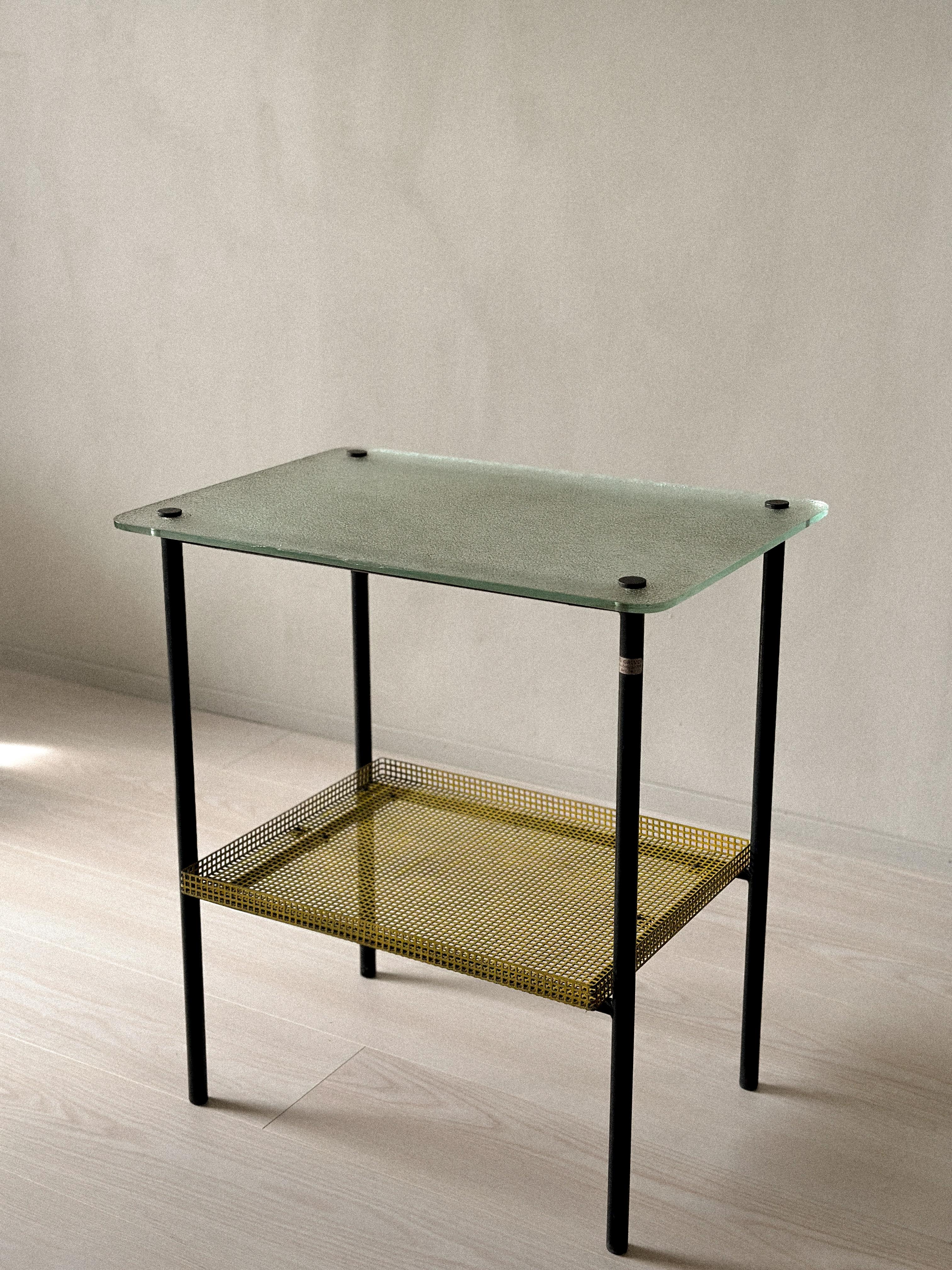 Métal Rare table d'appoint de Paul Grivois, verre et métal St-Gobain, France, C.C. en vente