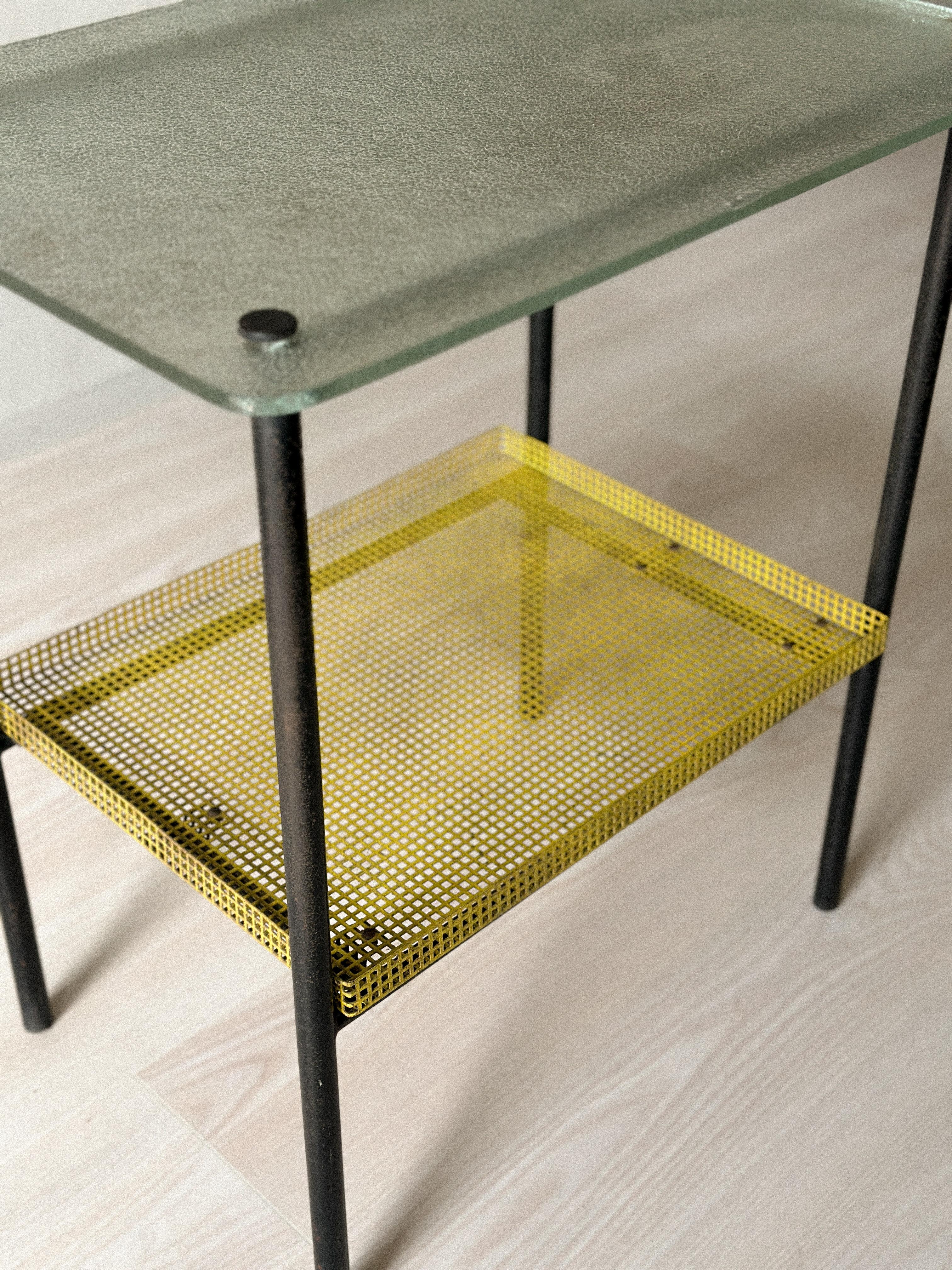 Rare table d'appoint de Paul Grivois, verre et métal St-Gobain, France, C.C. en vente 1