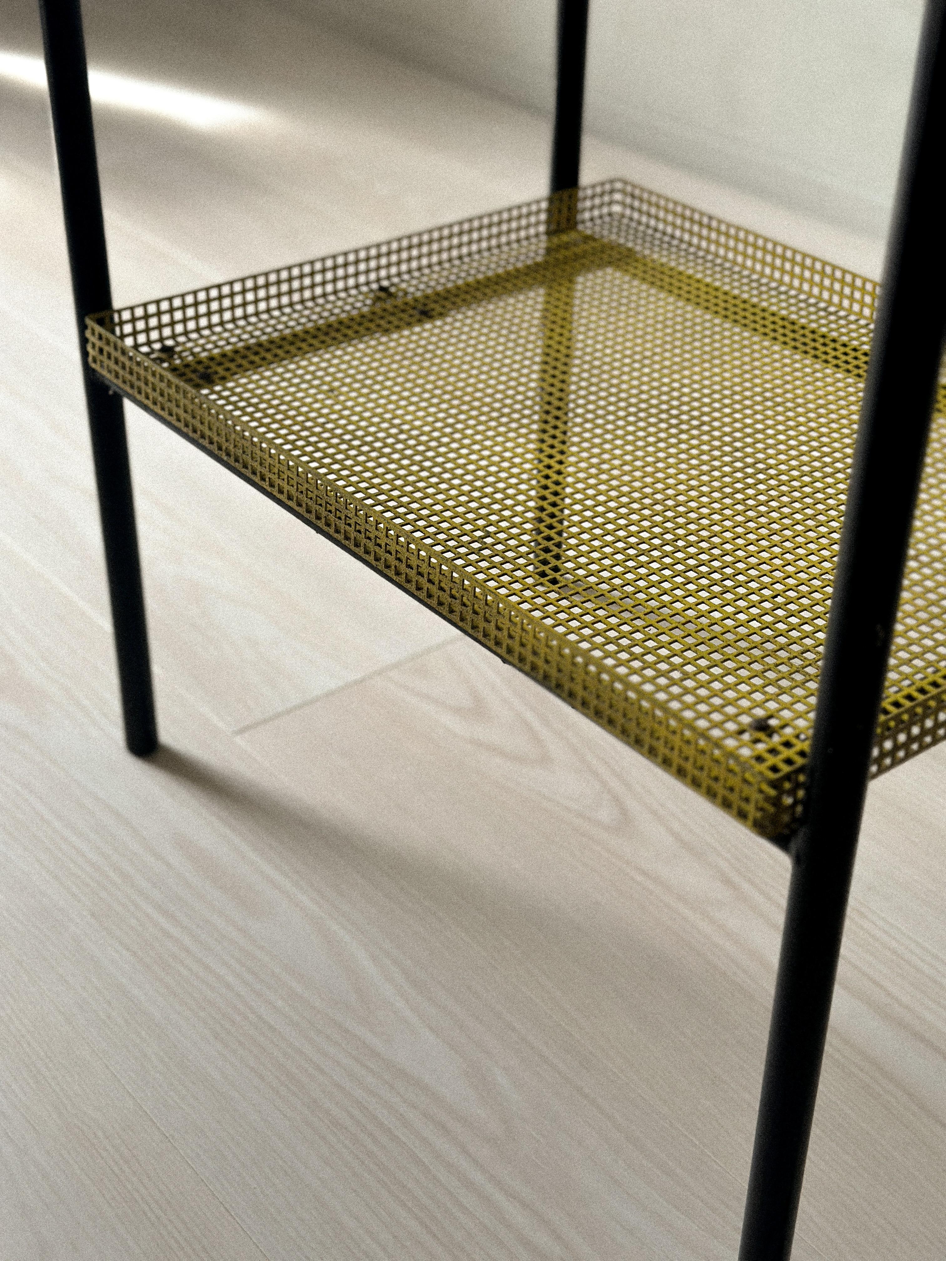 Rare table d'appoint de Paul Grivois, verre et métal St-Gobain, France, C.C. en vente 2