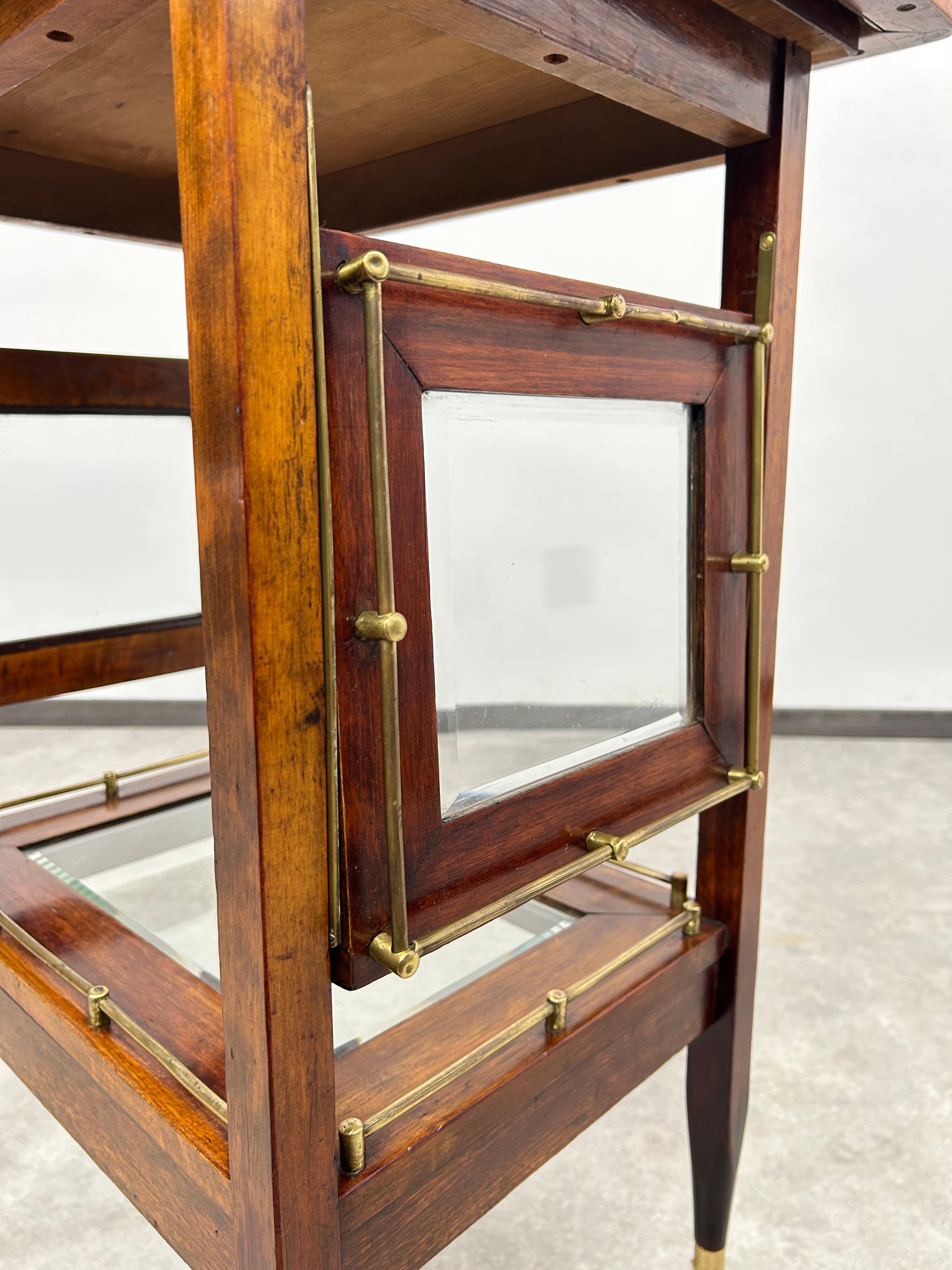 Raro tavolino con vassoio di Portois & Fix Viena in vendita 5