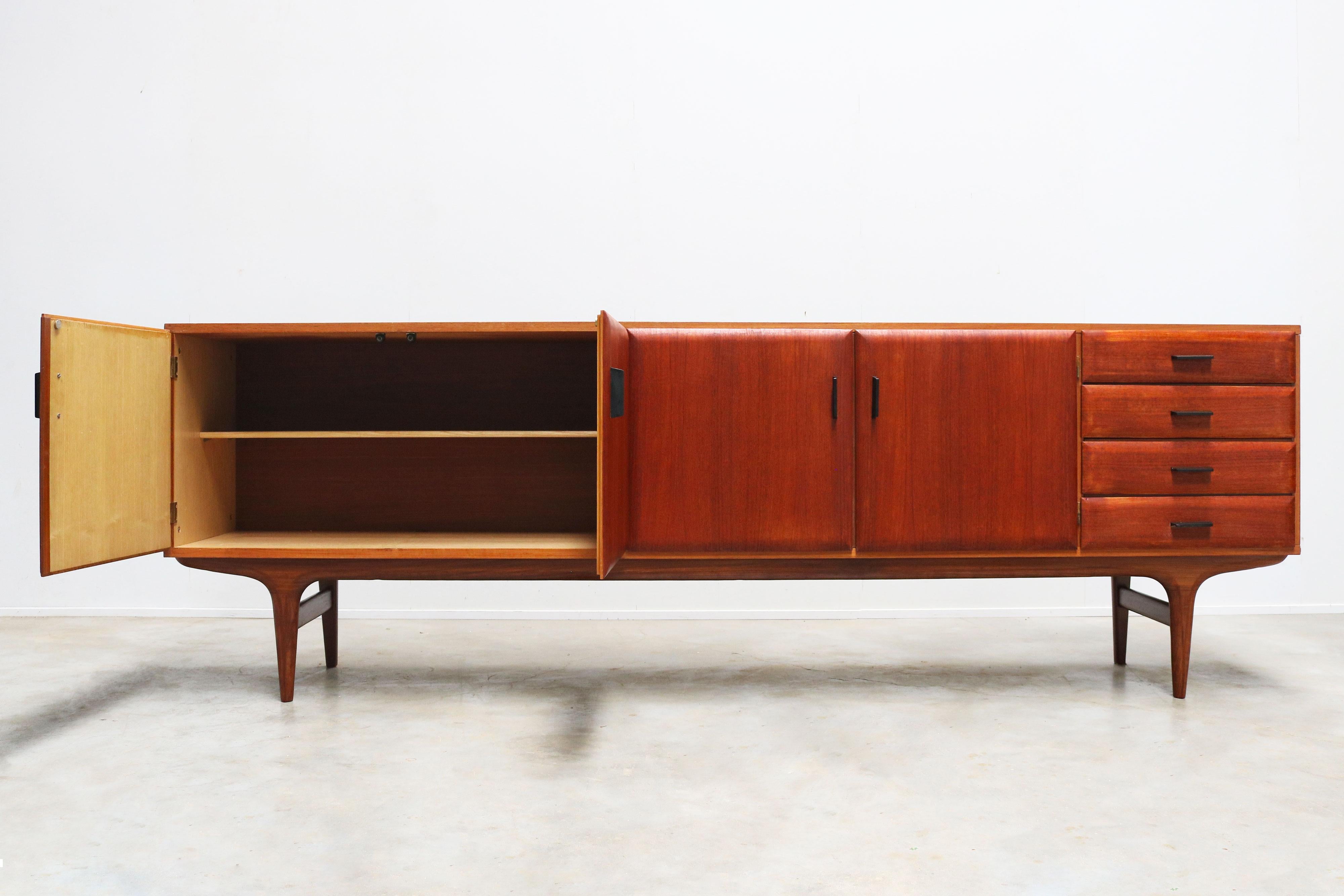 Mid-Century Modern Rare buffet Cees braakman pour pastoe 1960 en teck en vente