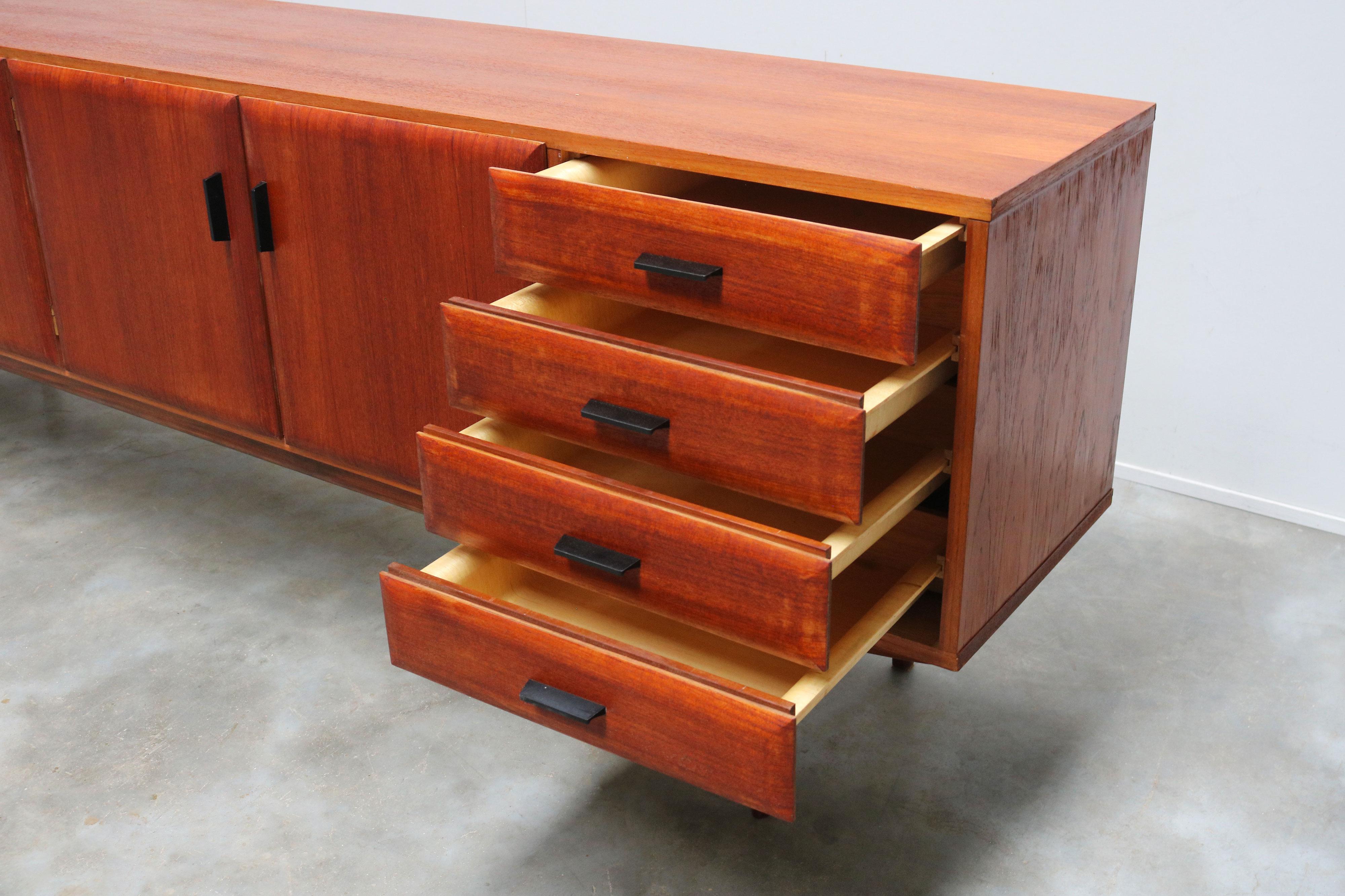 Rare buffet Cees braakman pour pastoe 1960 en teck Bon état - En vente à Ijzendijke, NL