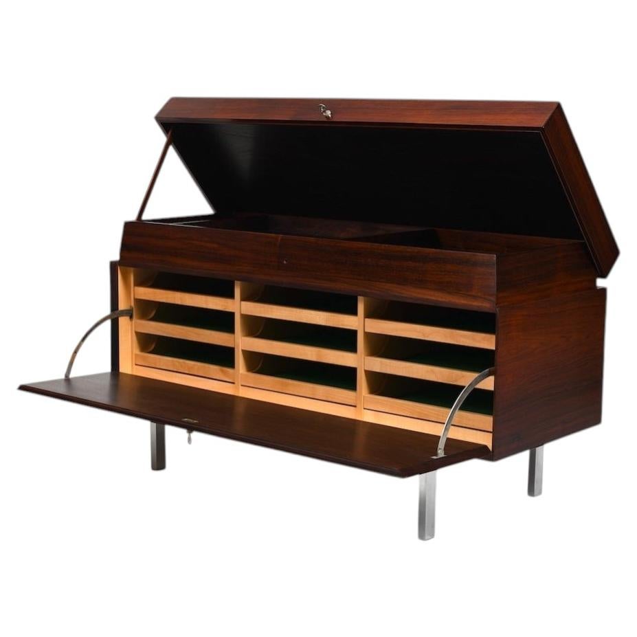 Raro aparador de John Mortensen para Helge Sibast 1961 en venta