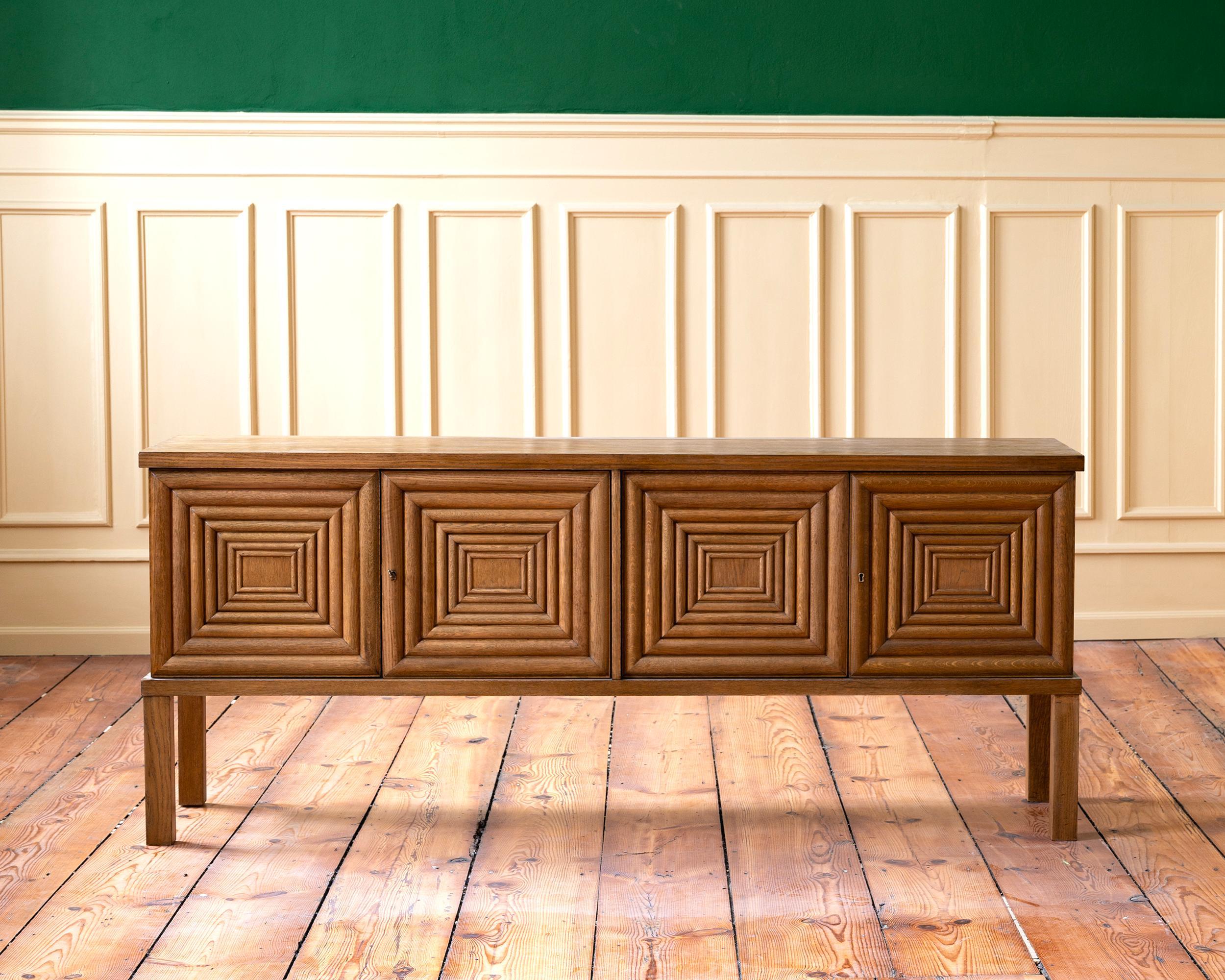 XX secolo Rara credenza di Oscar Nilsson, Svezia. 1940's. in vendita