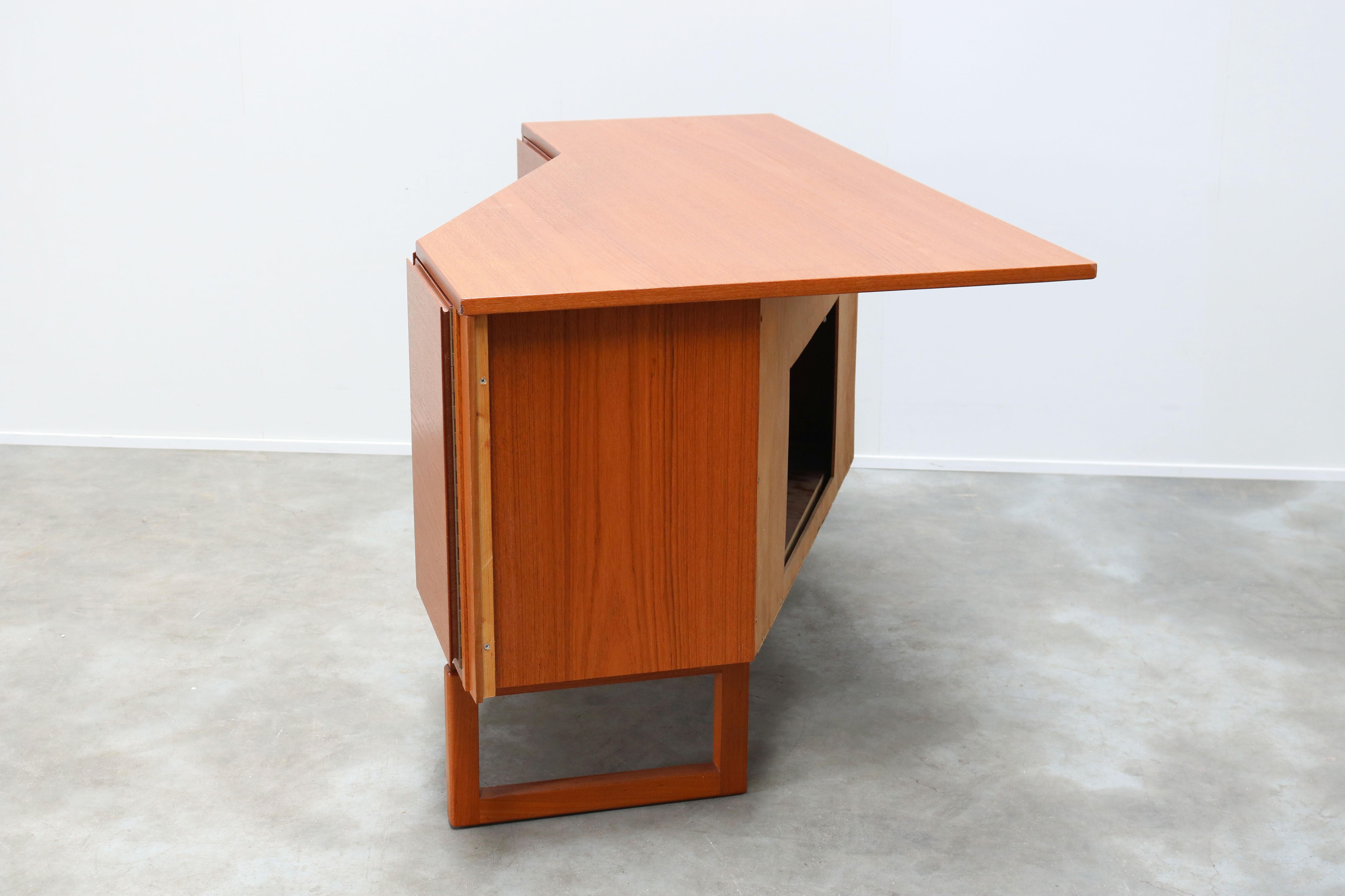 Rare Sideboard / Corner Cabinet in Teak by Arne Hovmand Olsen for Mogens Kold In Good Condition In Ijzendijke, NL