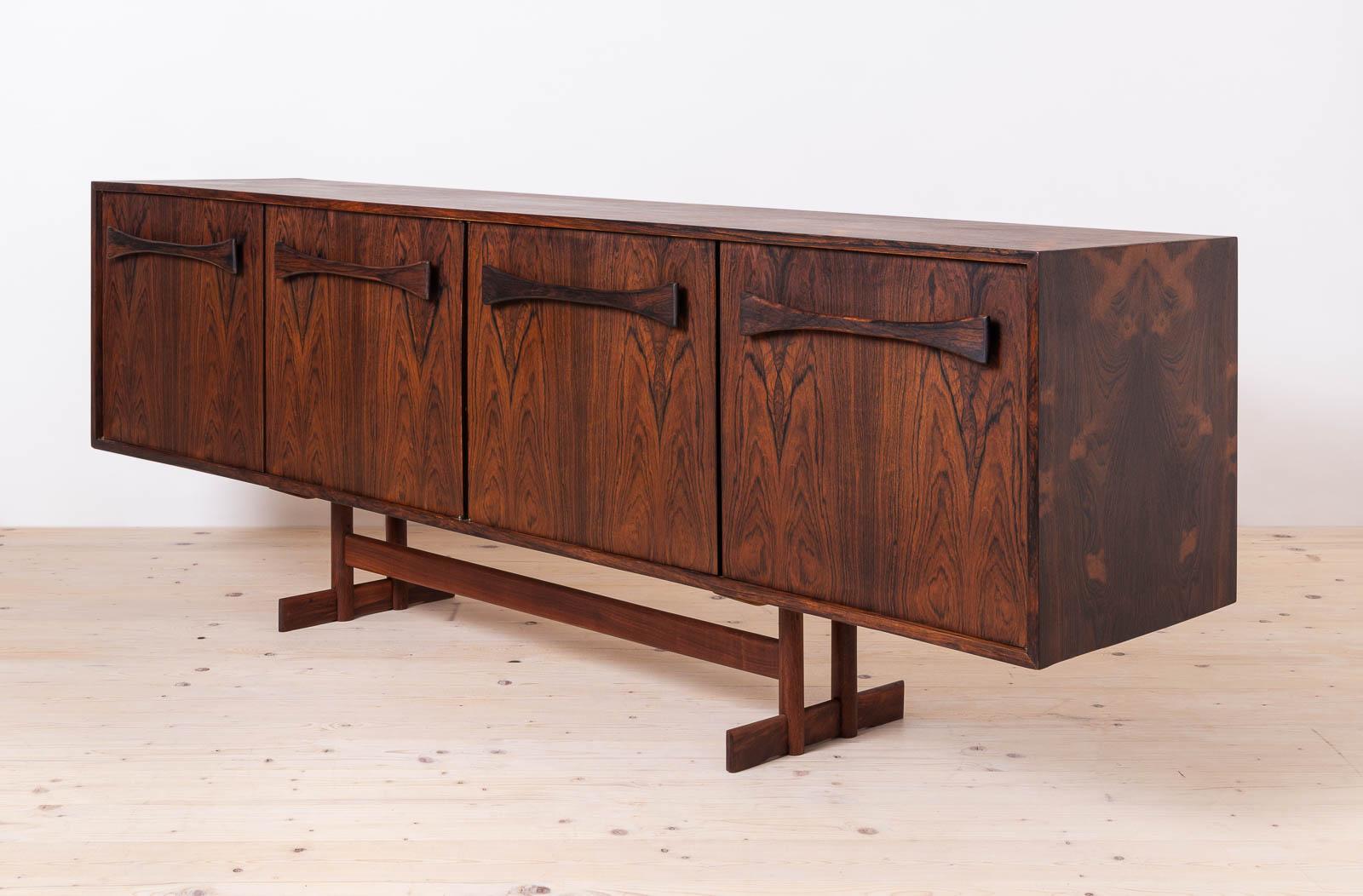 Brazilian Rare Sideboard from Novo Rumo, Brasil, Francesco Scapinnelli, 1960s For Sale