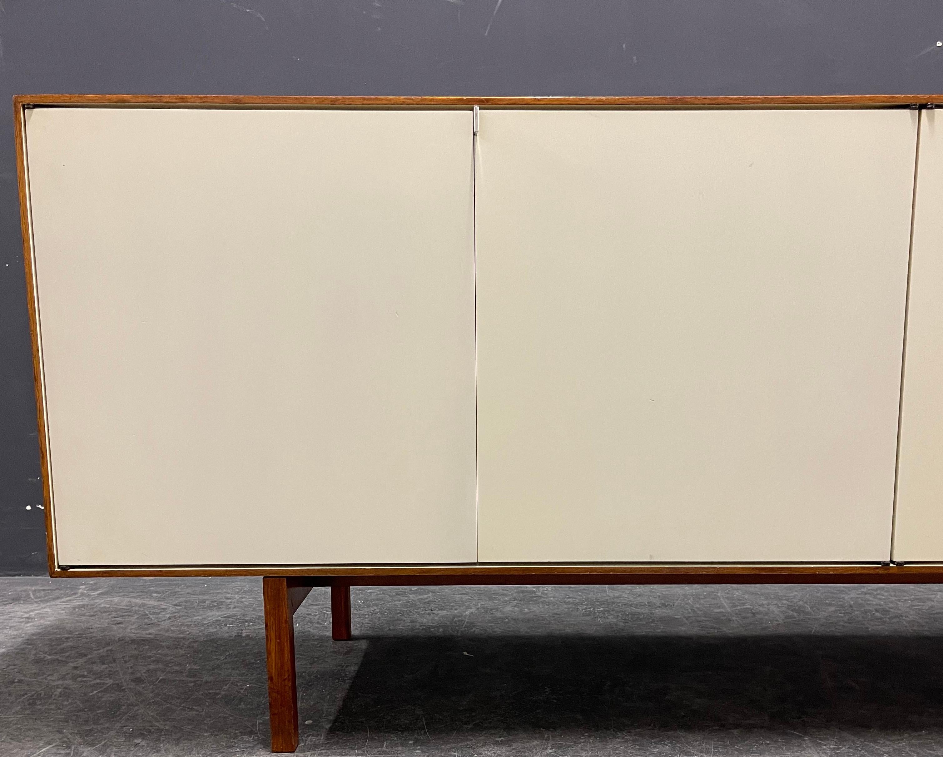 Rare Sideboard No.119 by Florence Knoll For Sale 4