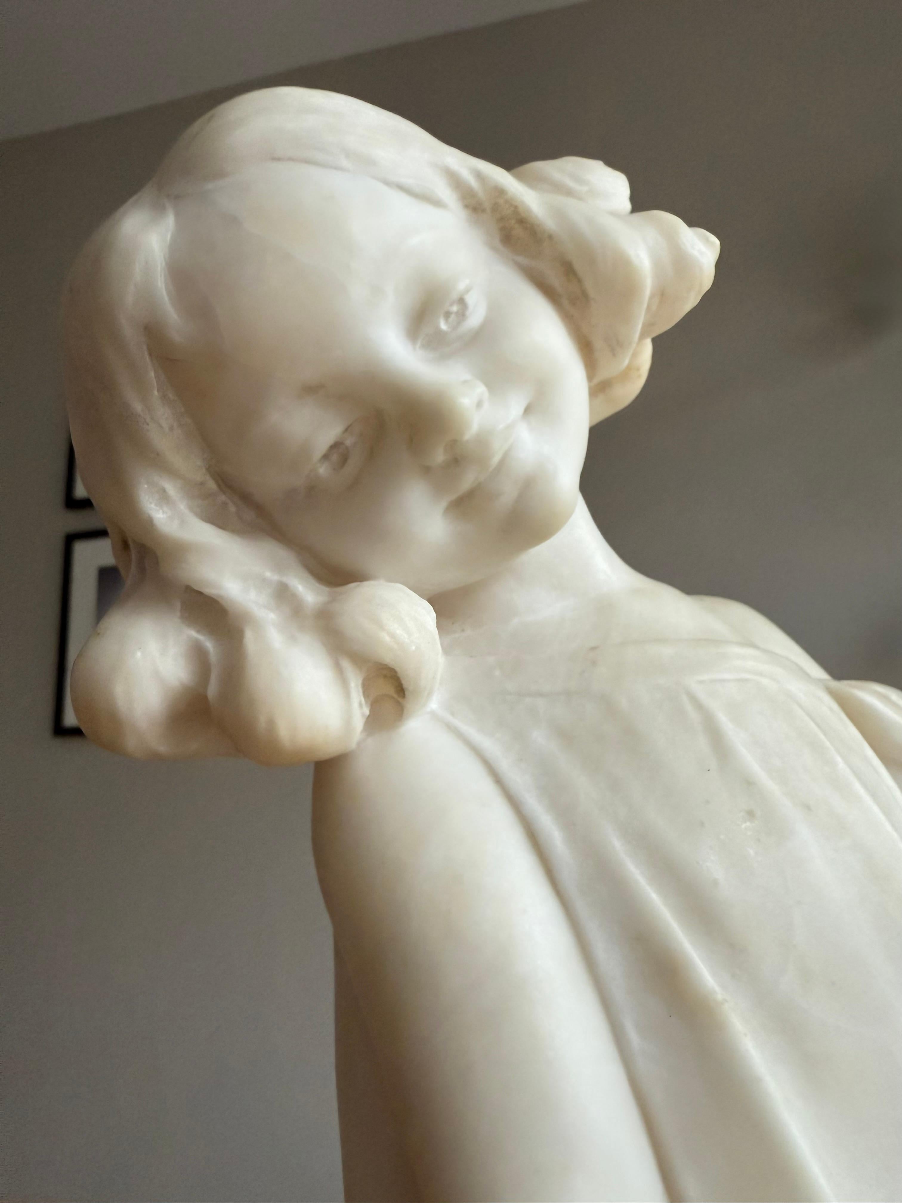 Rara scultura in alabastro di due bambini firmata da Dante Zoi, Italia, circa 1920 in vendita 9