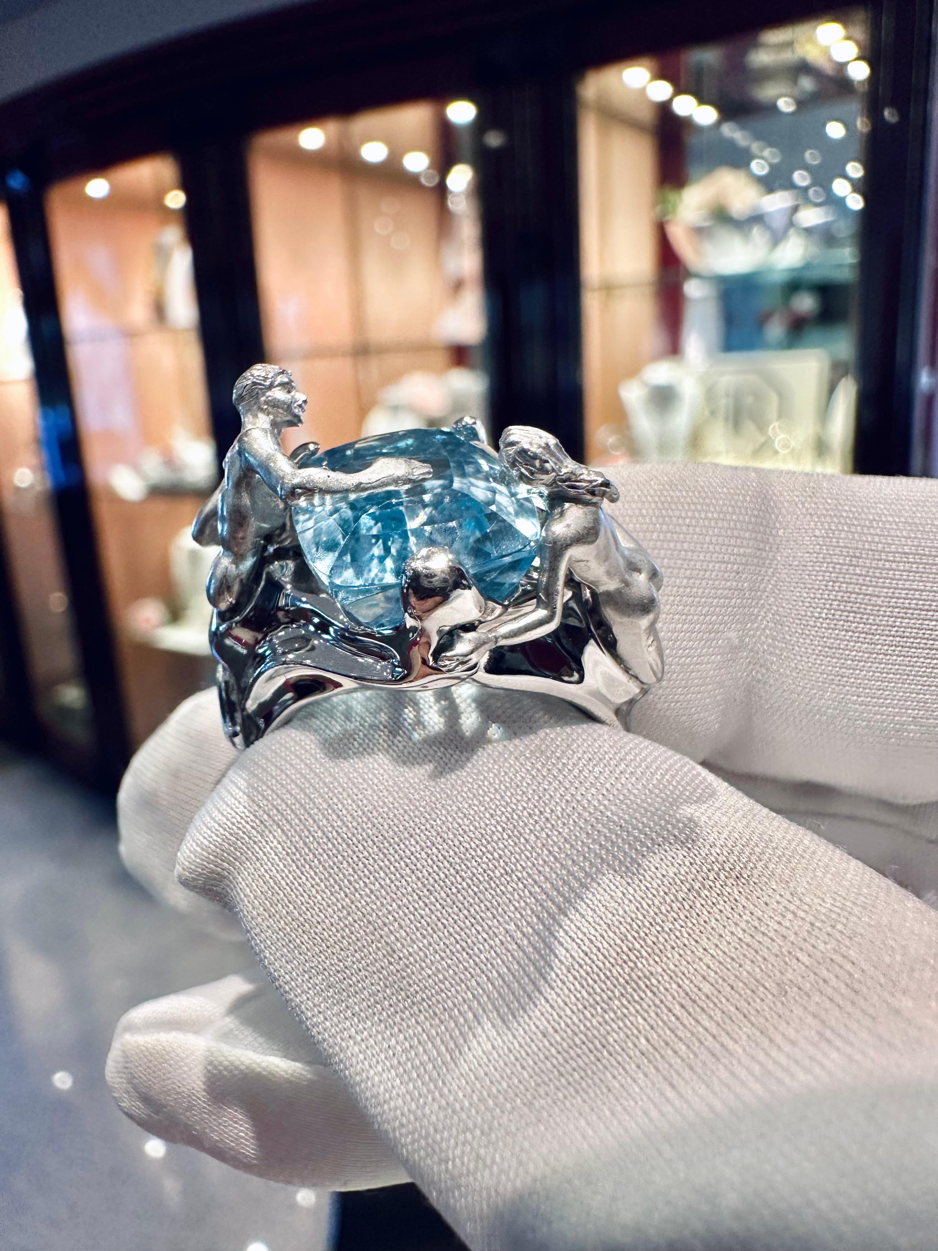 Rare Signed Ivo Spina Sculptural Ring in 18kt White Gold with Blue Topaz in vendita 3