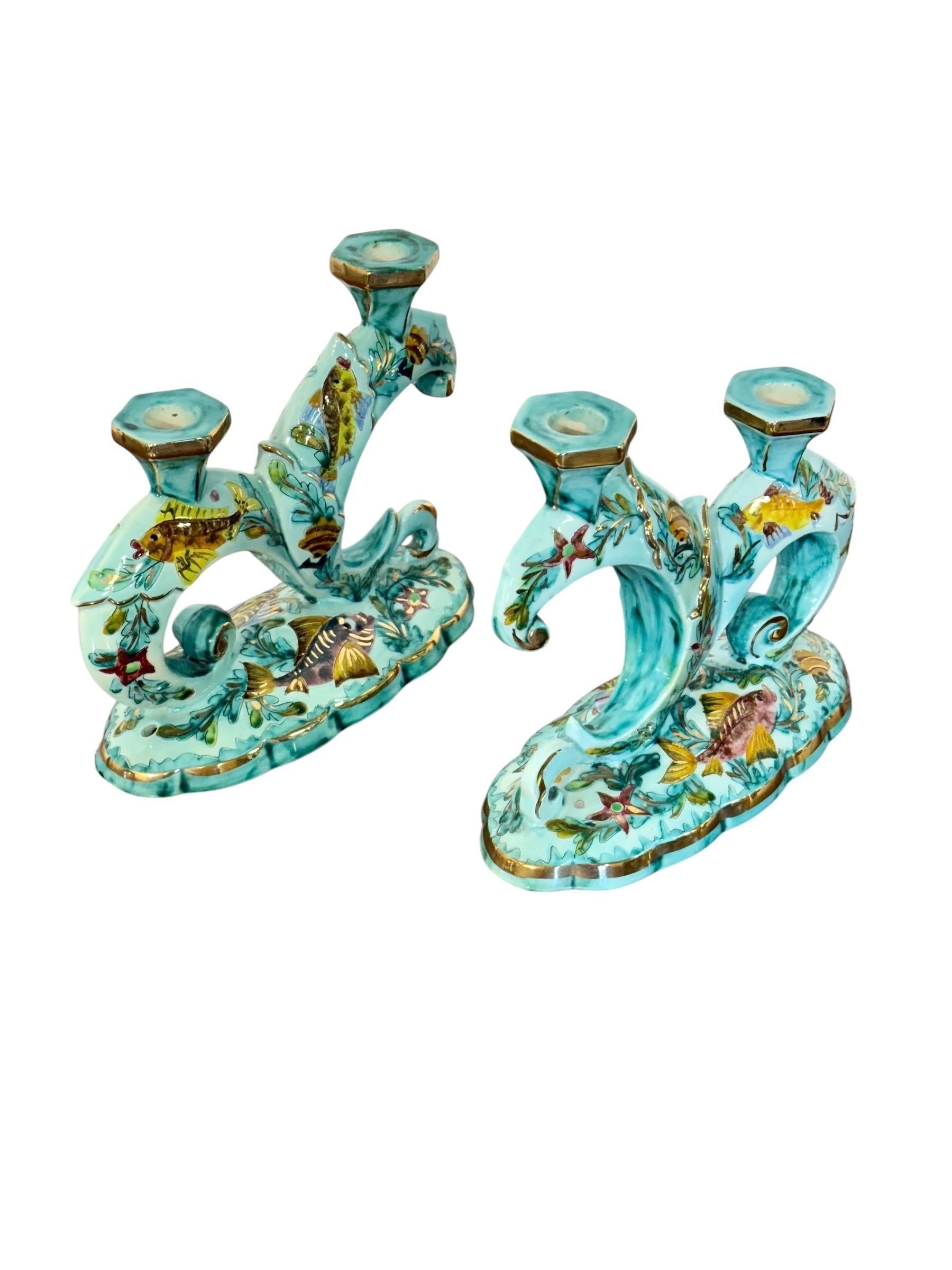 Seltene signierte Monaco Majolika Doppel-Kerzenhalter mit Marinedekor im Angebot 3