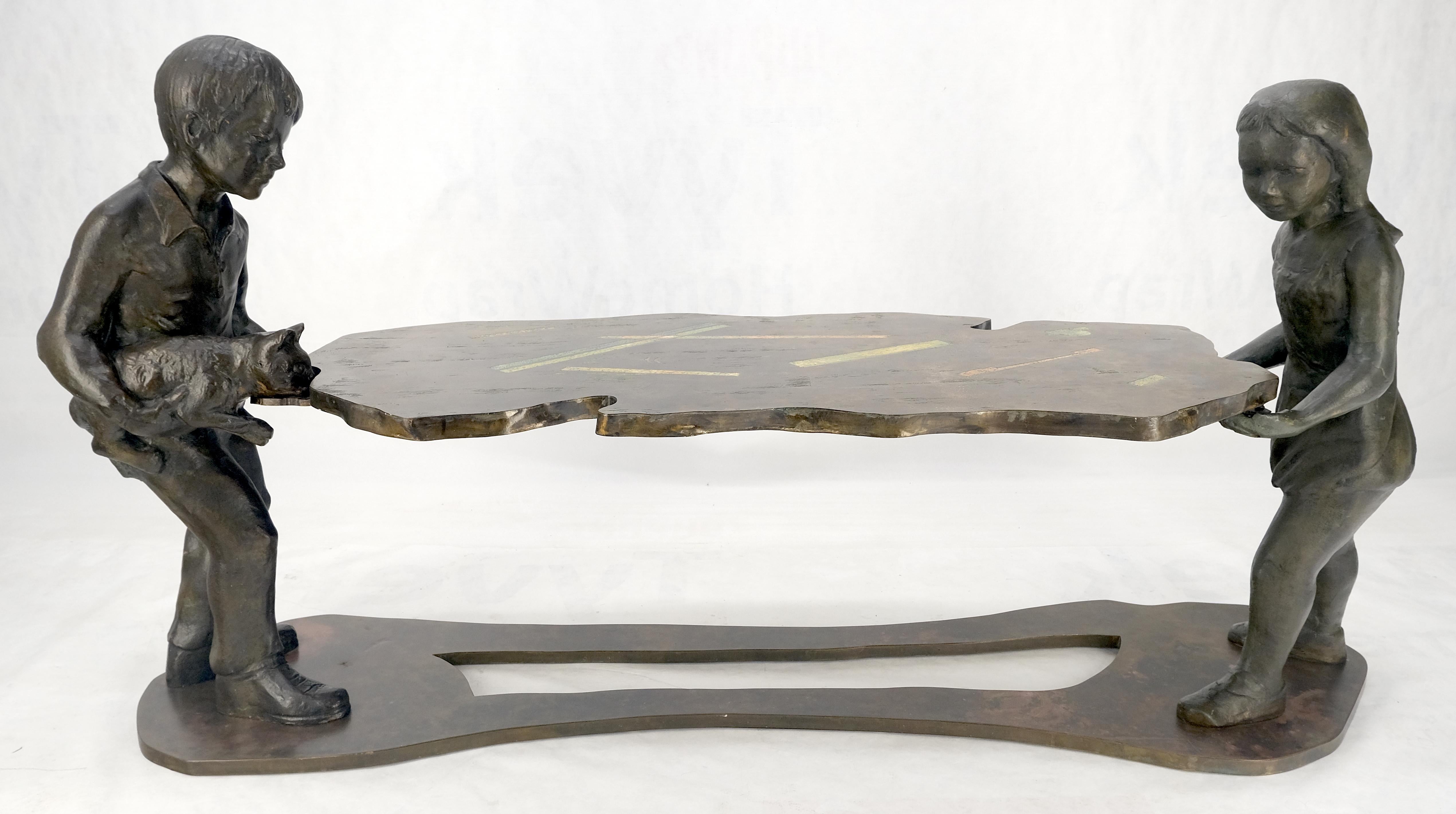 Mid-Century Modern Rare table basse sculptée «Generation » signée Philip & Kelvin Laverne, vers 1970 en vente