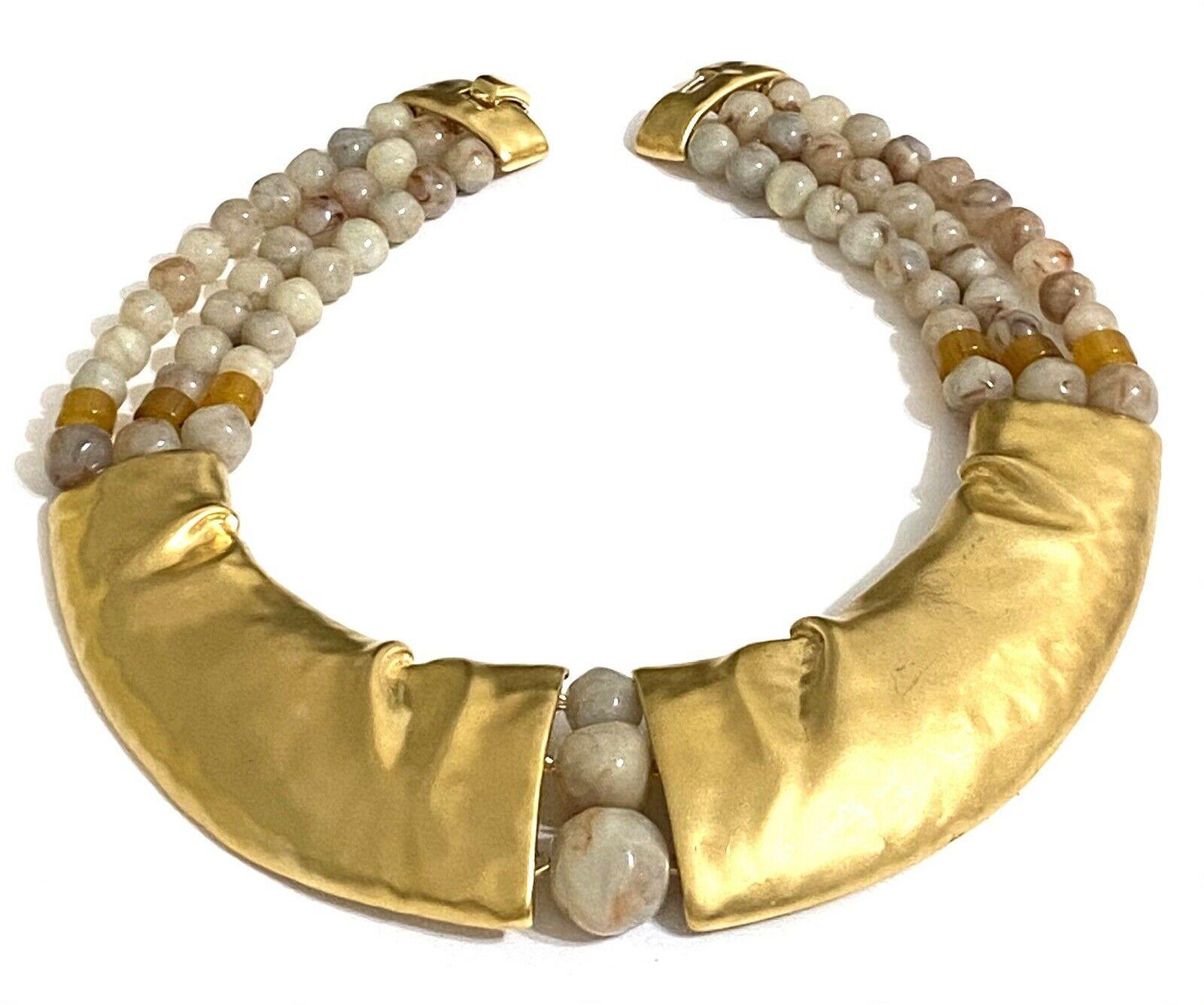 Rare Signed Trifari Designer Lucite Beads Golden Modernist Choker Necklace In Excellent Condition For Sale In Montreal, QC