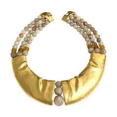 Seltene signierte Trifari Designer Lucite Perlen Goldene Modernistische Choker-Halskette