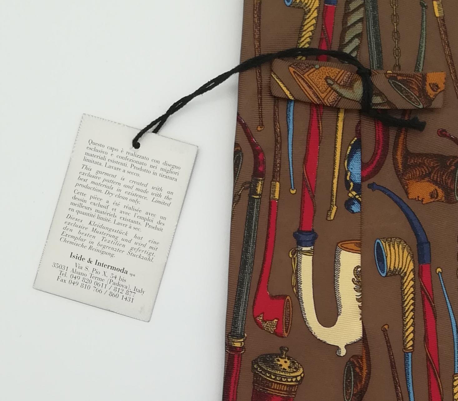 Rare Silk Cravat by Piero Fornasetti for Pipe Enthusiasts In Good Condition For Sale In Vienna, AT