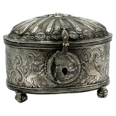 Seltene silberne Kräuterdose (Yerbera), Oberperu, Potosí, um 1775-90, großartig repoussiert