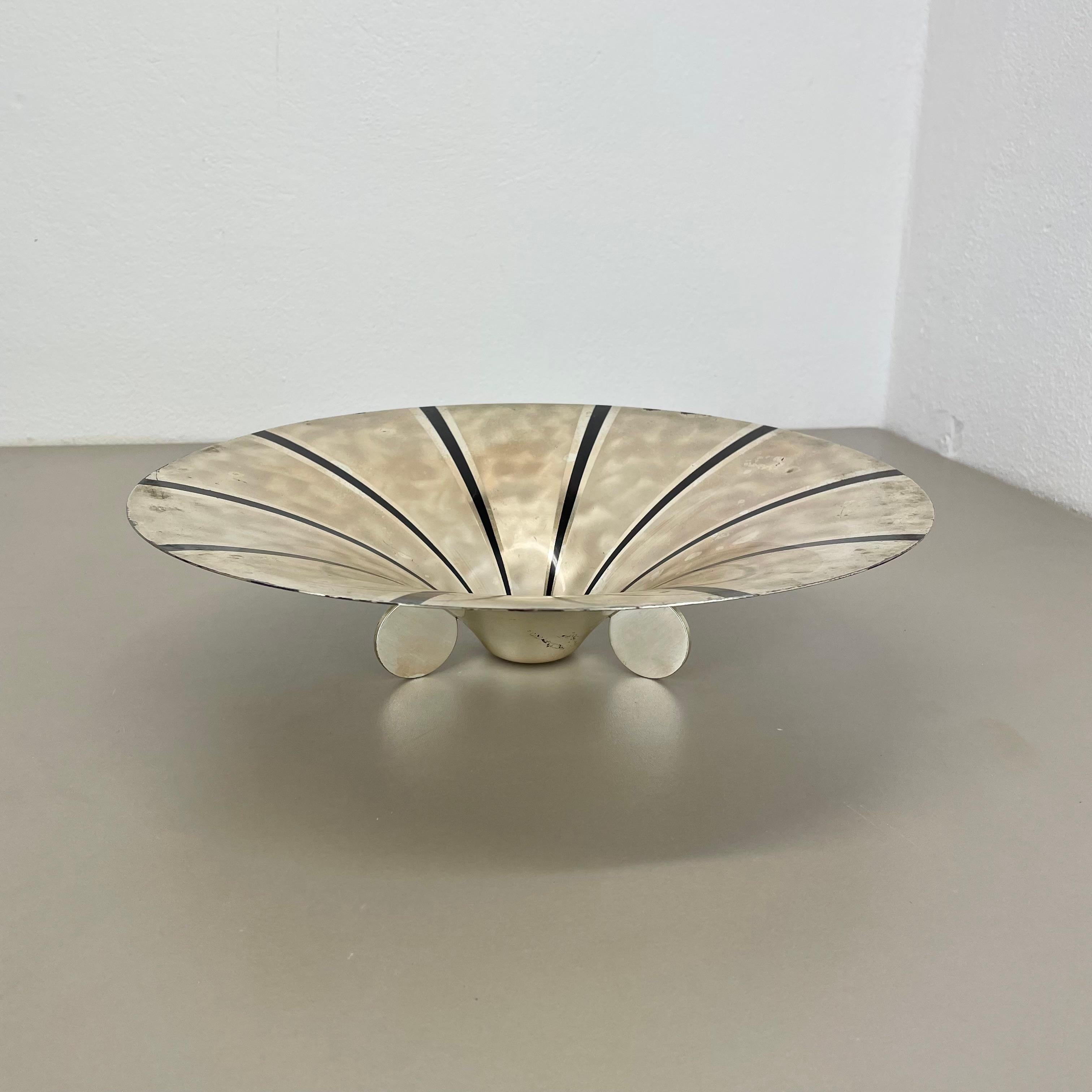 Rare Silver Plated Bauhaus Art Deco Shell Bowl by WMF Ikora, Germany 1930s In Good Condition For Sale In Kirchlengern, DE
