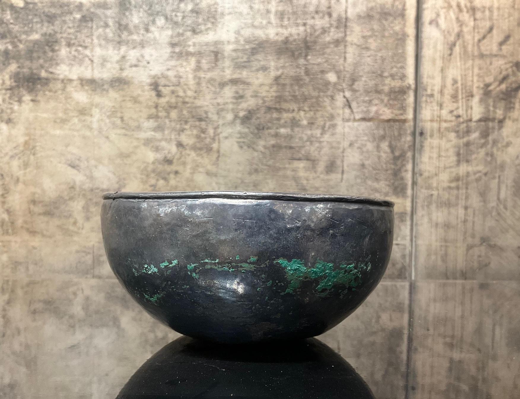 Raro cuenco ritual de plata - Reino de Sukhothai, Siglos XI-XIII en venta 4