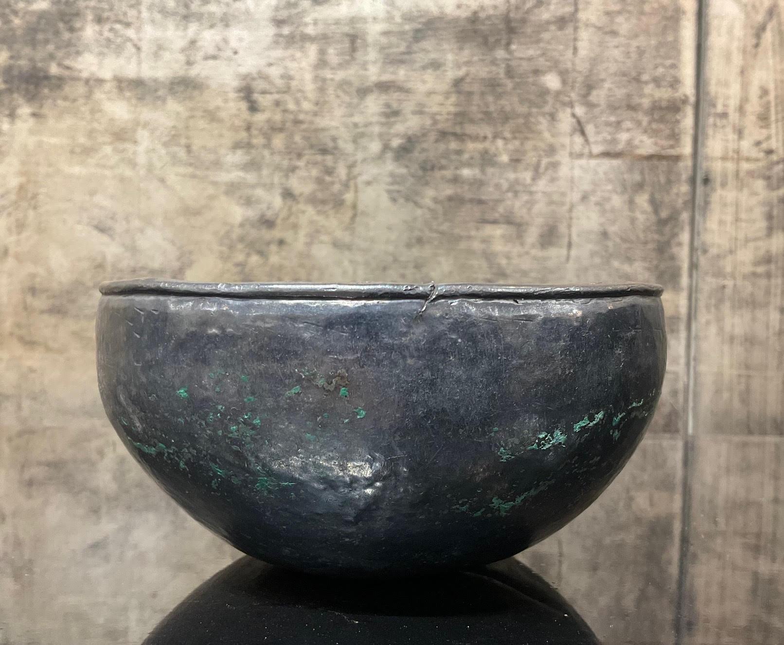 Raro cuenco ritual de plata - Reino de Sukhothai, Siglos XI-XIII Asiático en venta