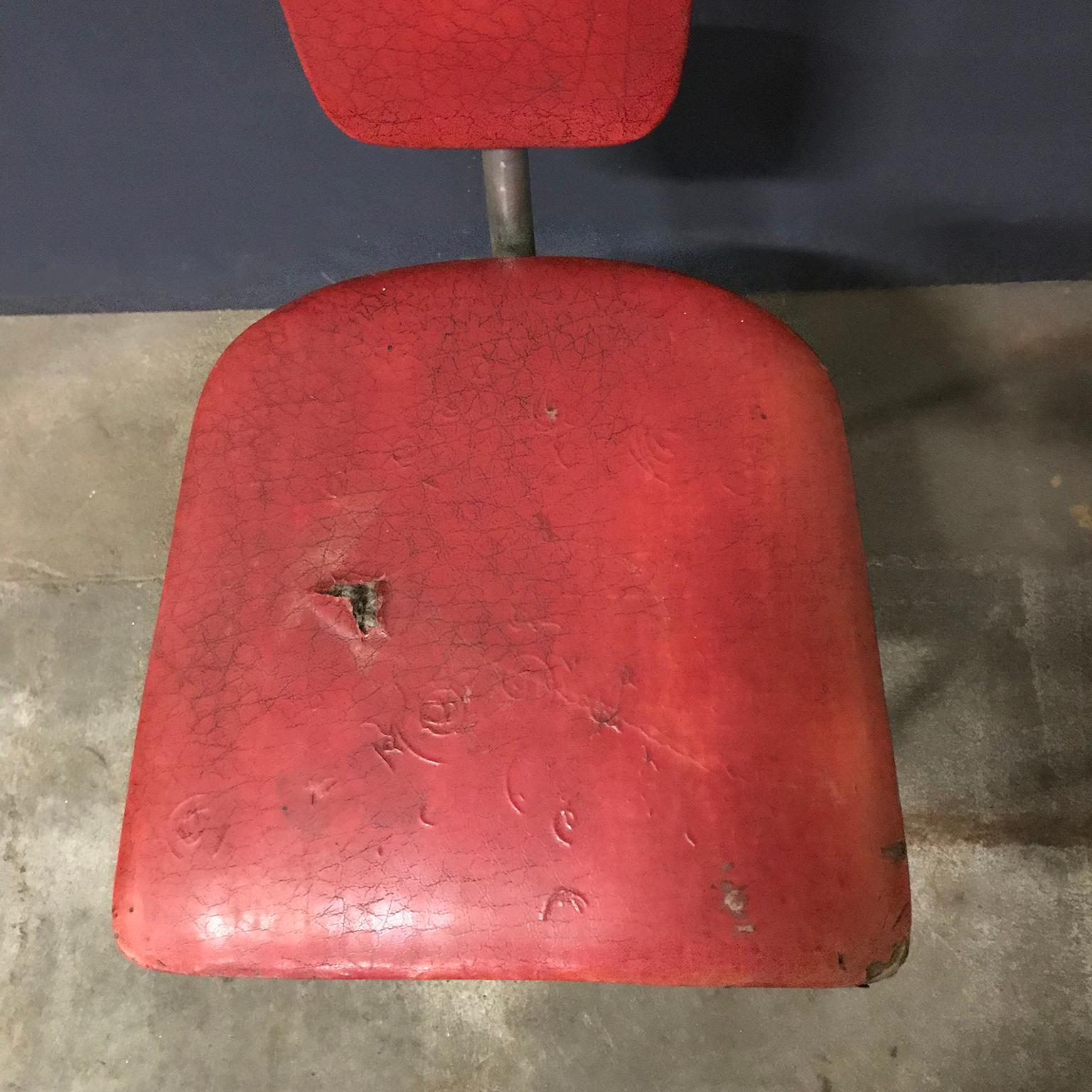 Rare 1960s Tripod Side Chair in Original Red Leatherette For Sale 8