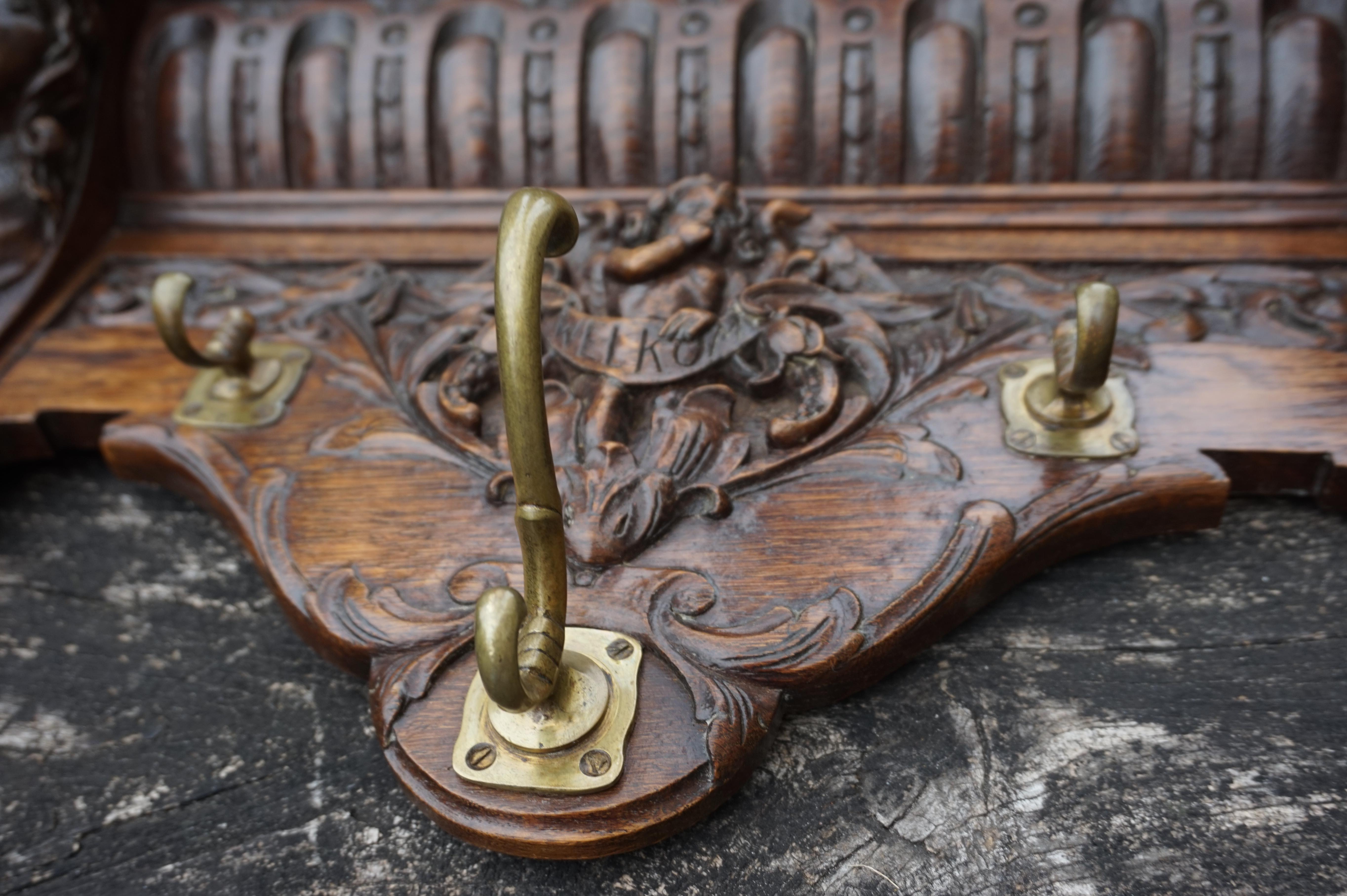 Rare Size 19th Century Renaissance Revival Wall Coat Rack with Angel Sculpture In Good Condition In Lisse, NL