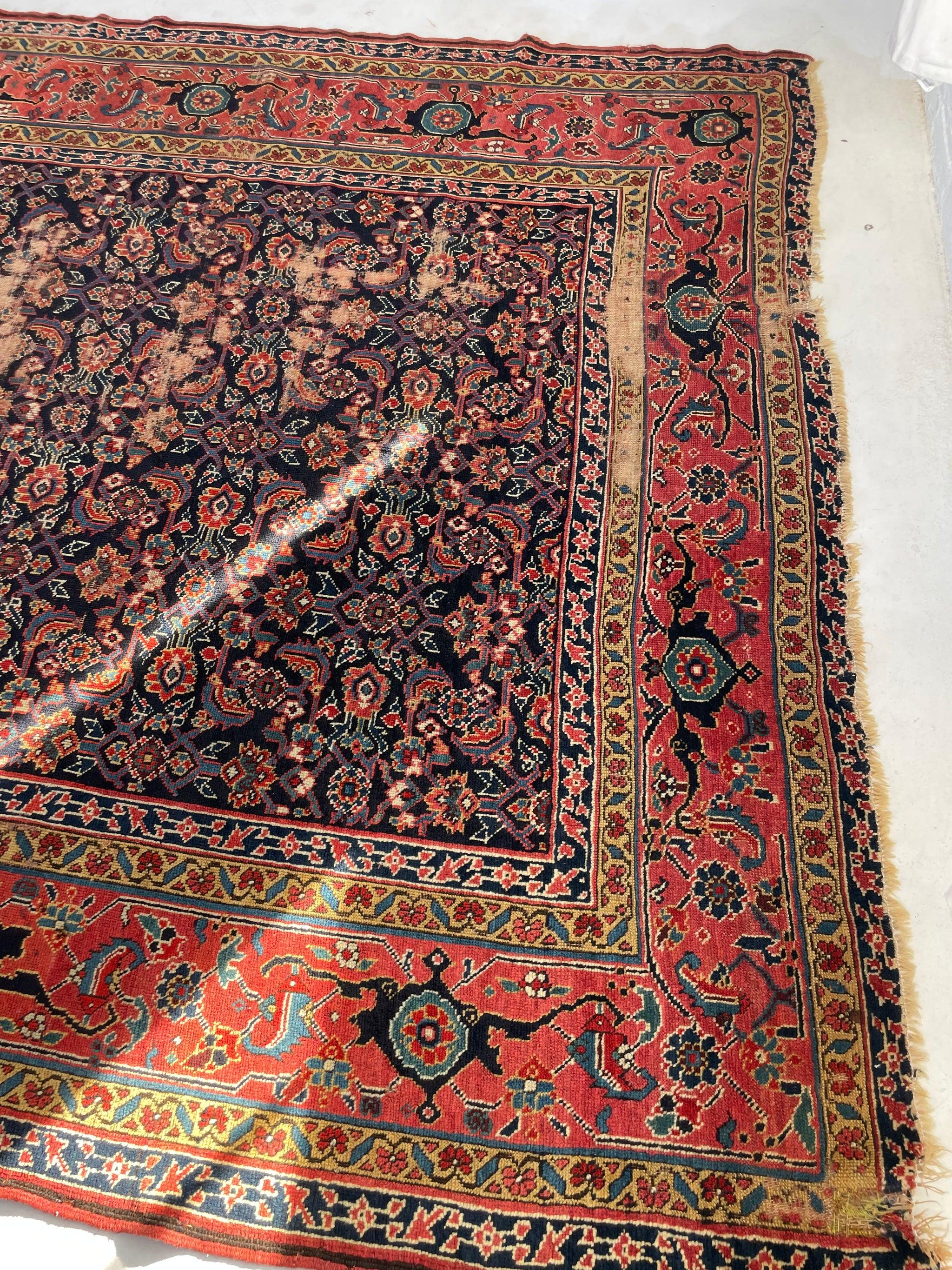 Tapis de couloir Kelleh Gallery de grande taille et ancien kurde aux teintures magnifiques,  c. 1900's Bon état - En vente à Milwaukee, WI