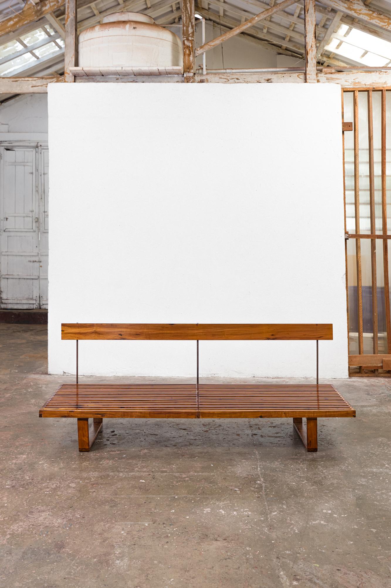 Extremely rare bench created by Martin Eisler c. 1950 for Moveis Artesanal.