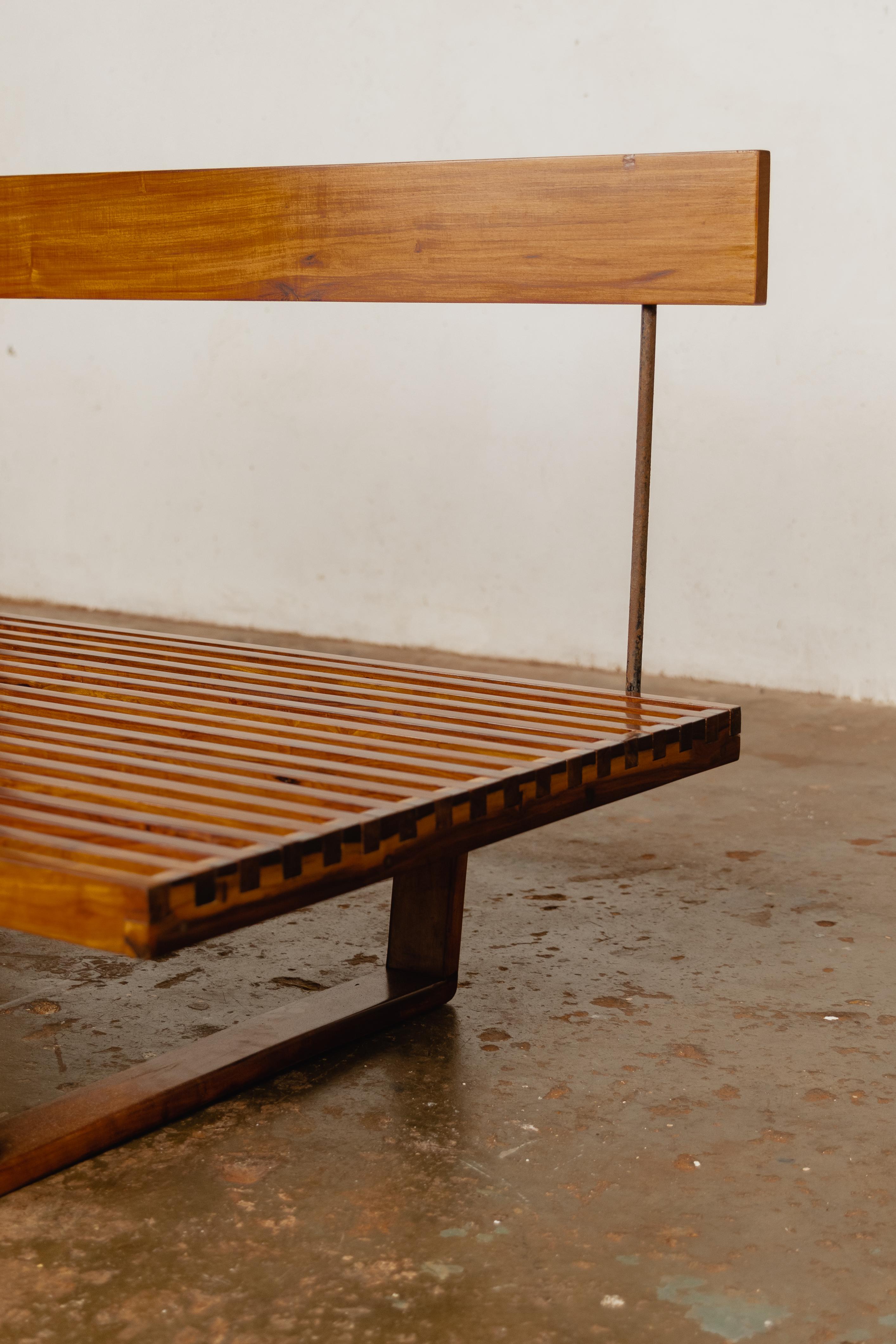 Rare slatted bench by Martin Eisler In Good Condition For Sale In London, GB