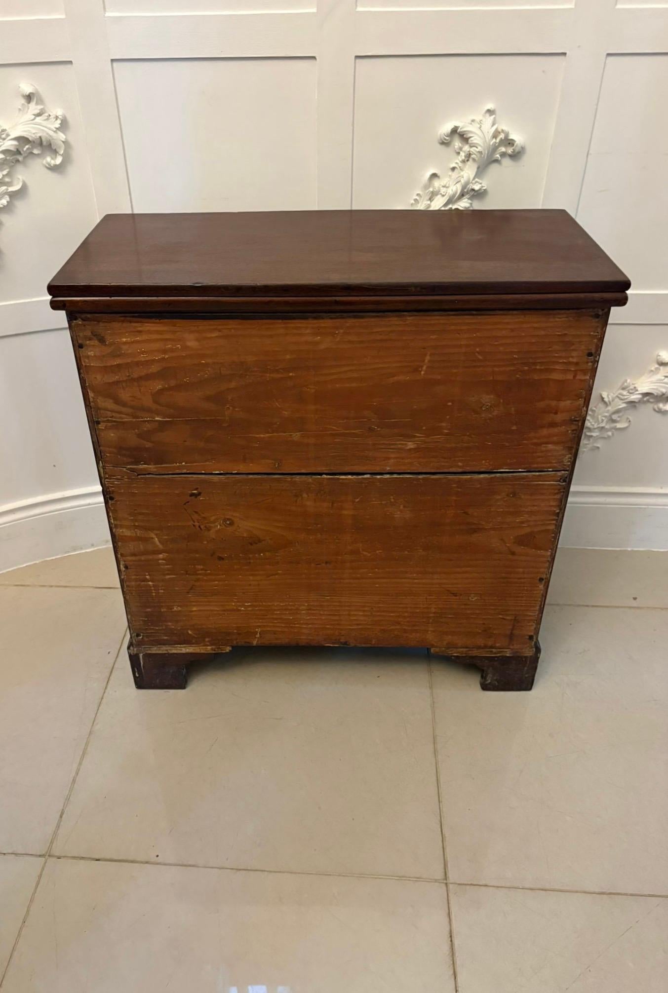Rare Small Antique George III Quality Mahogany Bachelors Chest of 5 Drawers For Sale 1