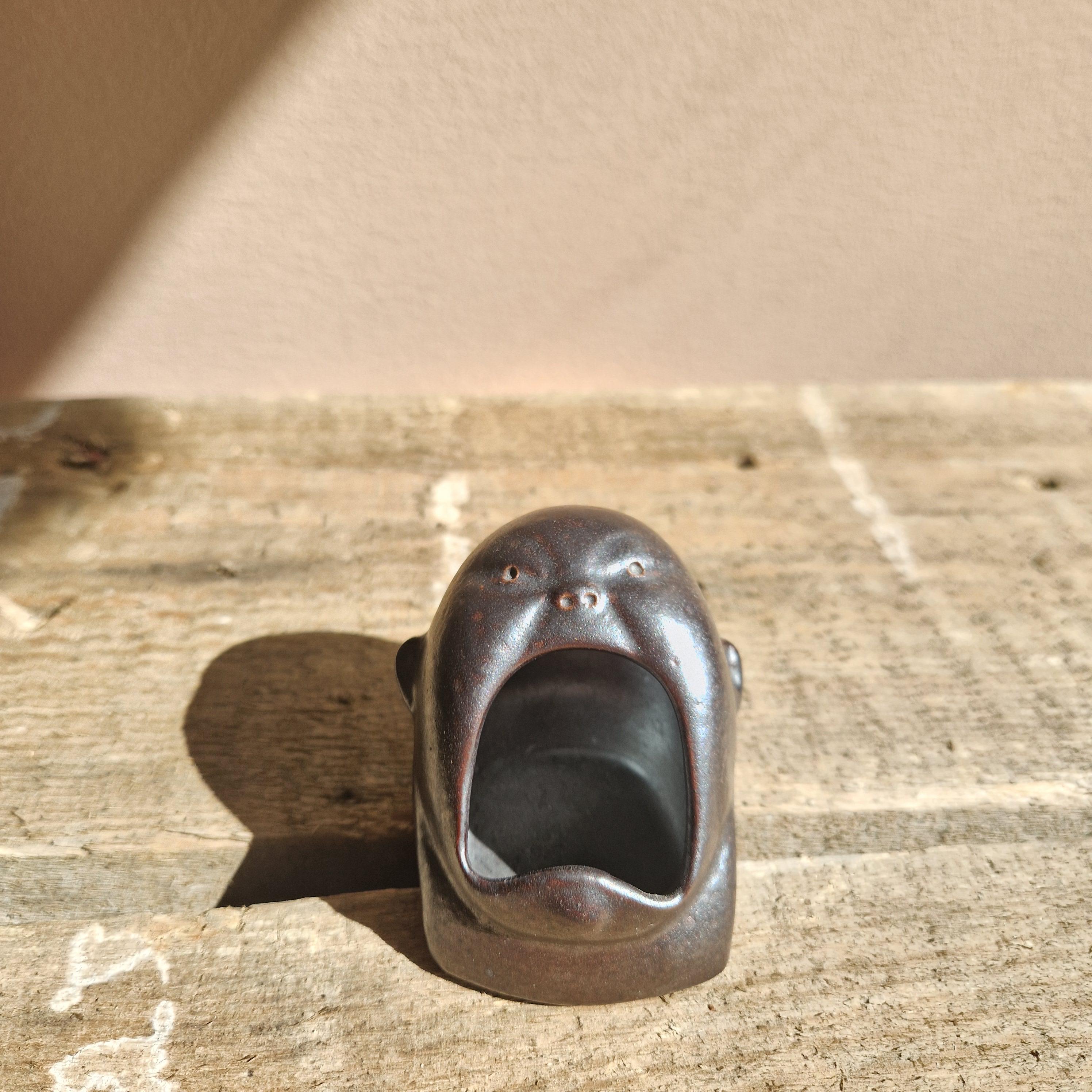 Seltene kleine Art-Deco-Skulptur, Höganäs, Schweden, 1930/40er Jahre (Steingut)