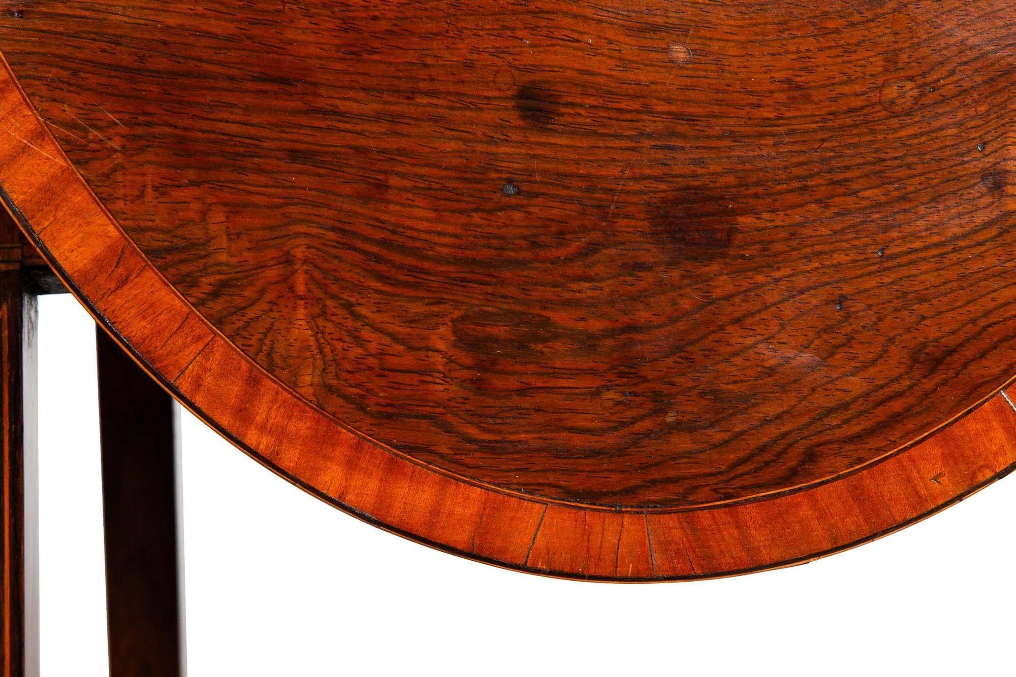 Rare Small English George III Rosewood Ovular Pembroke Side Table circa 1795 For Sale 6