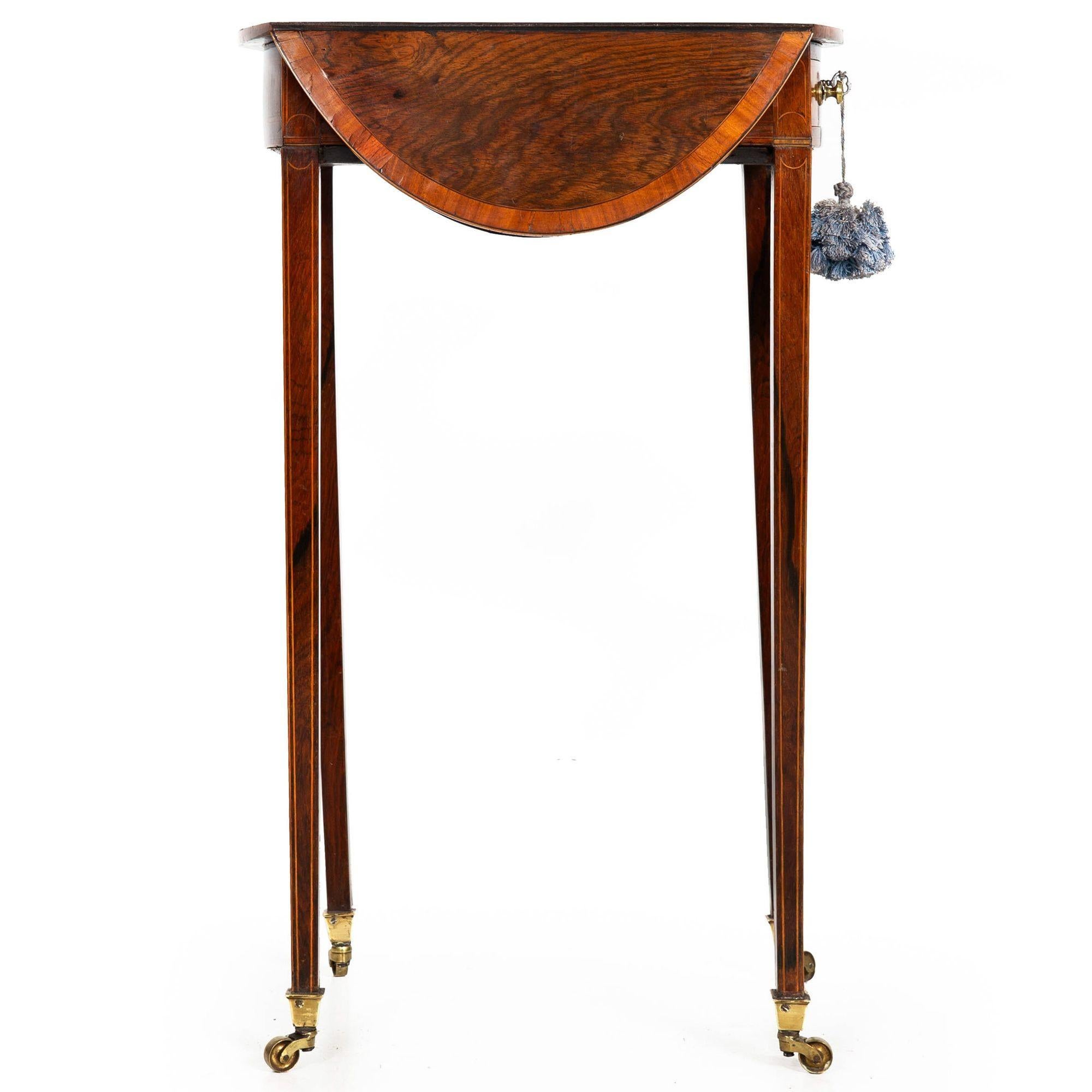 Rare Small English George III Rosewood Ovular Pembroke Side Table circa 1795 For Sale 1