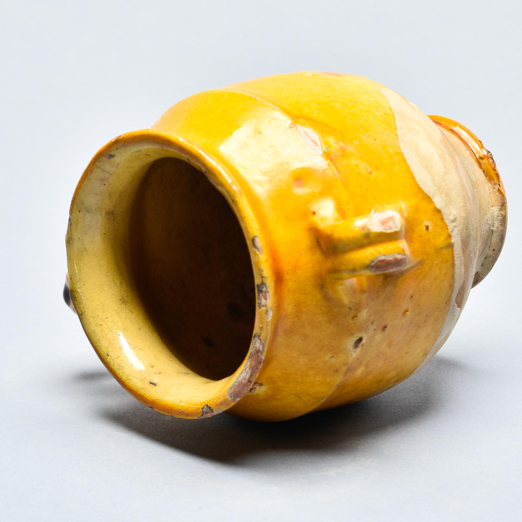 Rare petit pot à confit français à deux anses glacé à la moutarde en vente 2