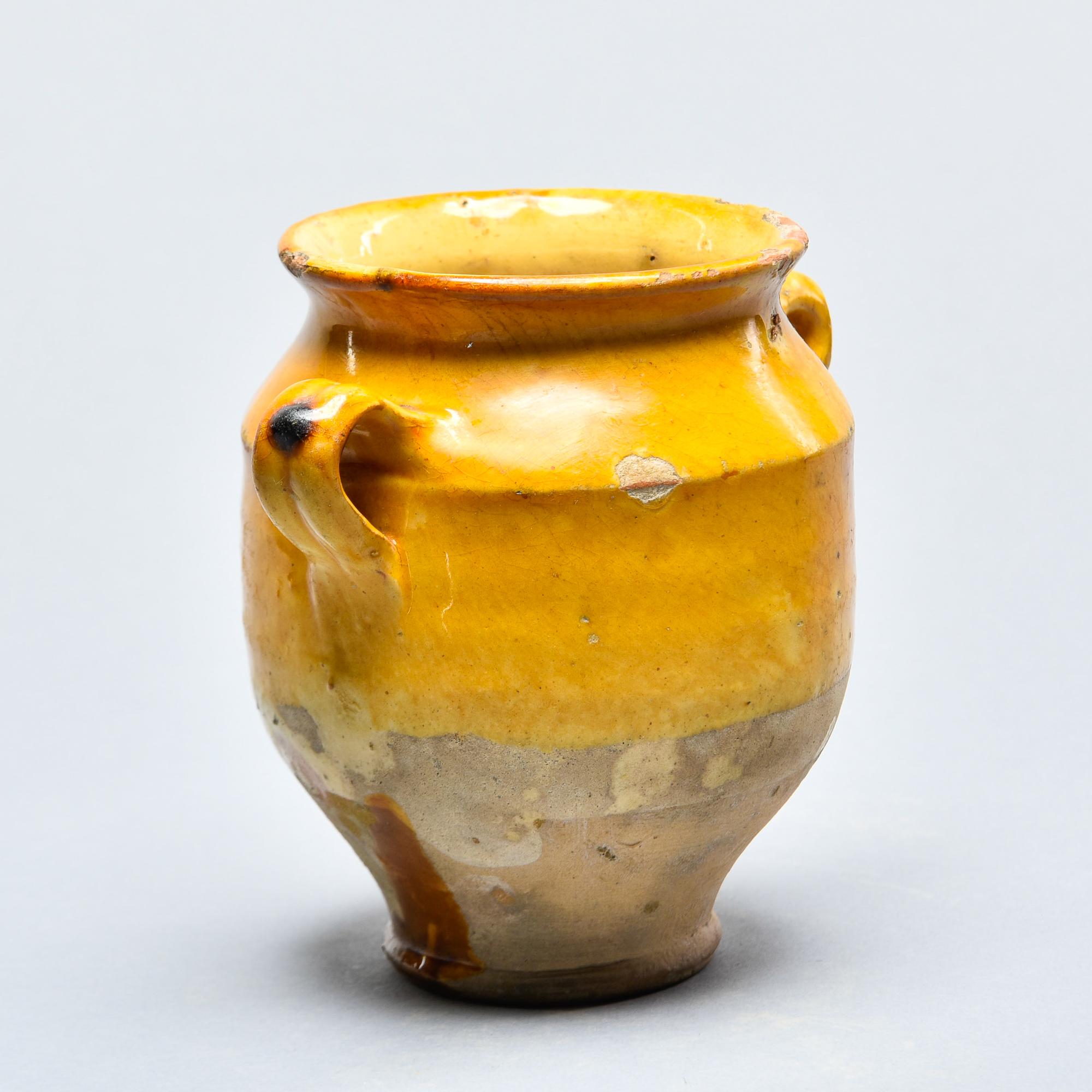 Rare Small French Two Handle Mustard Glazed French Confit Jar In Good Condition For Sale In Troy, MI