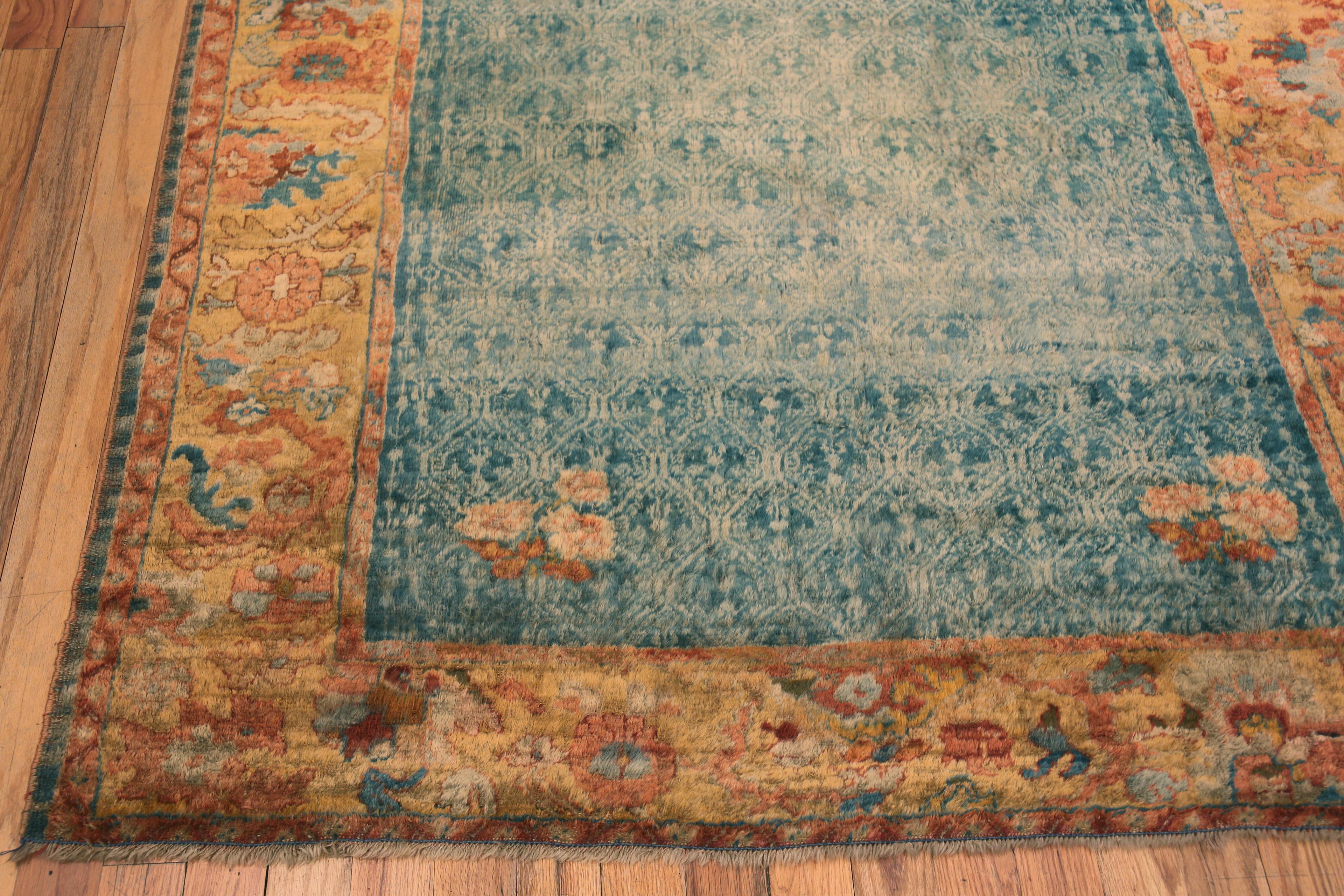 Rare et luxueux tapis turc antique Oushak de forme carrée de 5'10
