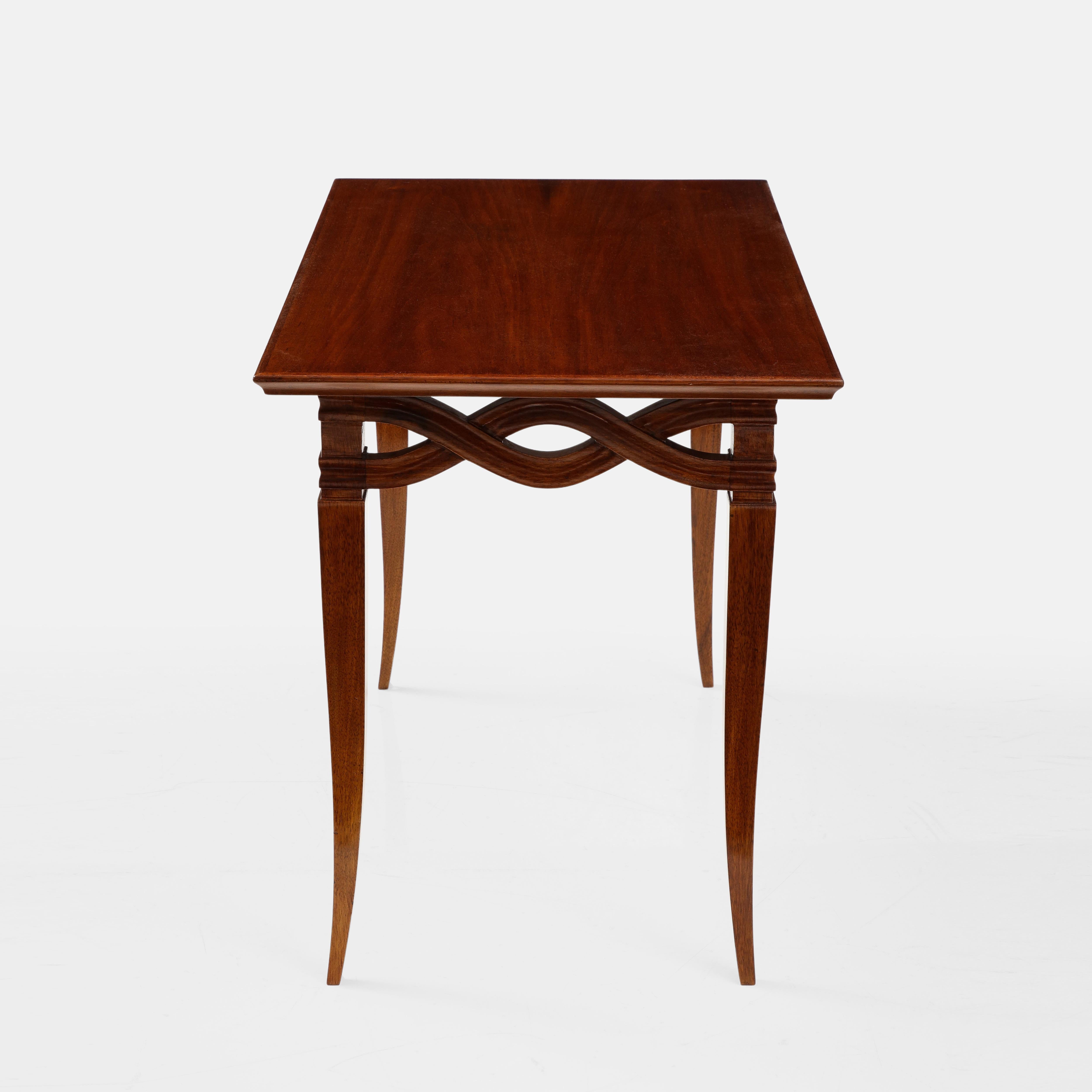 Italian Rare Small Walnut Coffee or Side Table Attributed to Paolo Buffa, Italy, 1940s For Sale